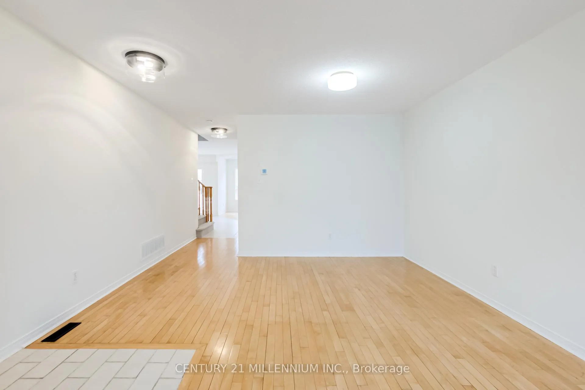 Photo 7 of 118 Timberwolf Crescent, Vaughan, Vellore Village — HOMEH