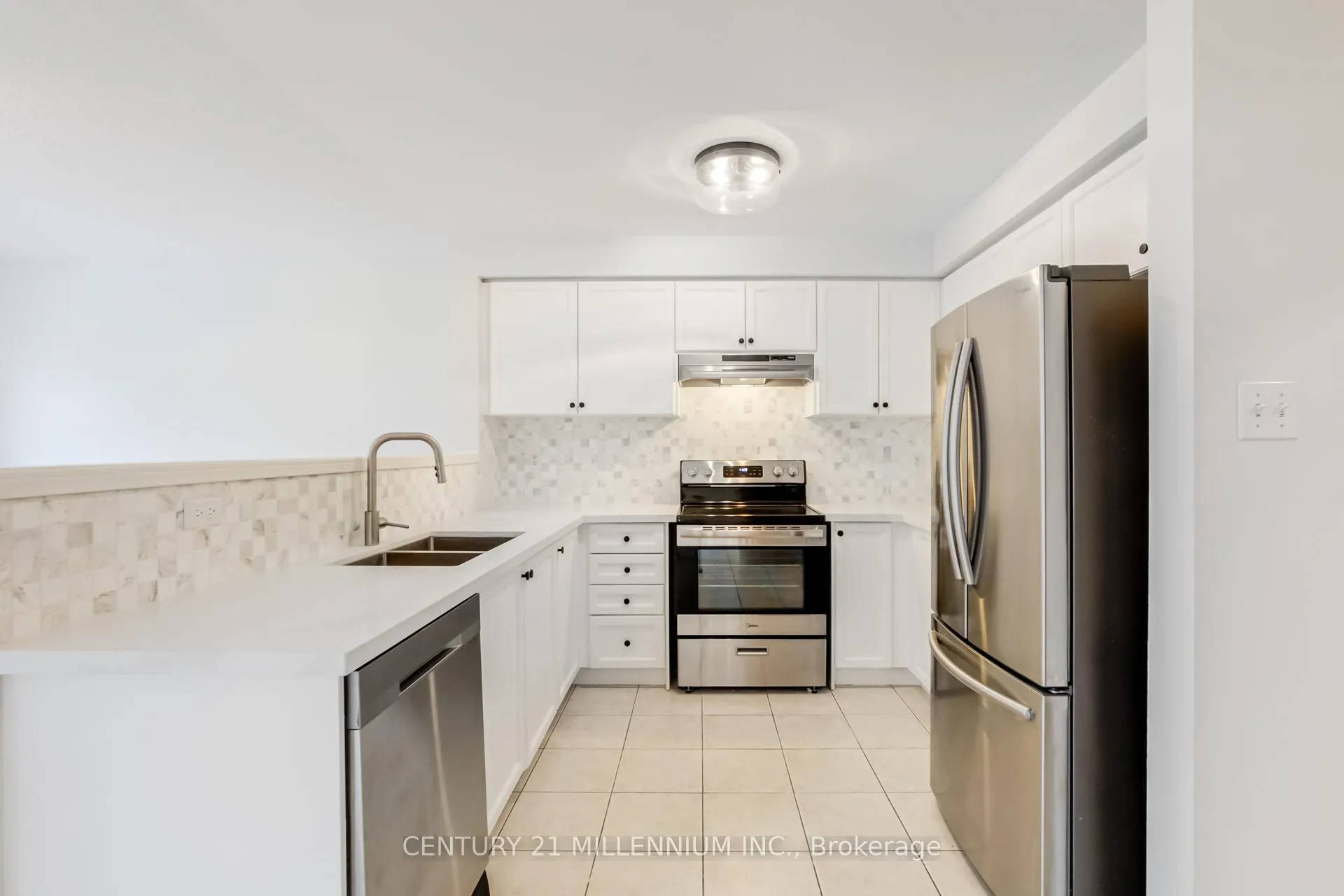 Photo 12 of 118 Timberwolf Crescent, Vaughan, Vellore Village — HOMEH