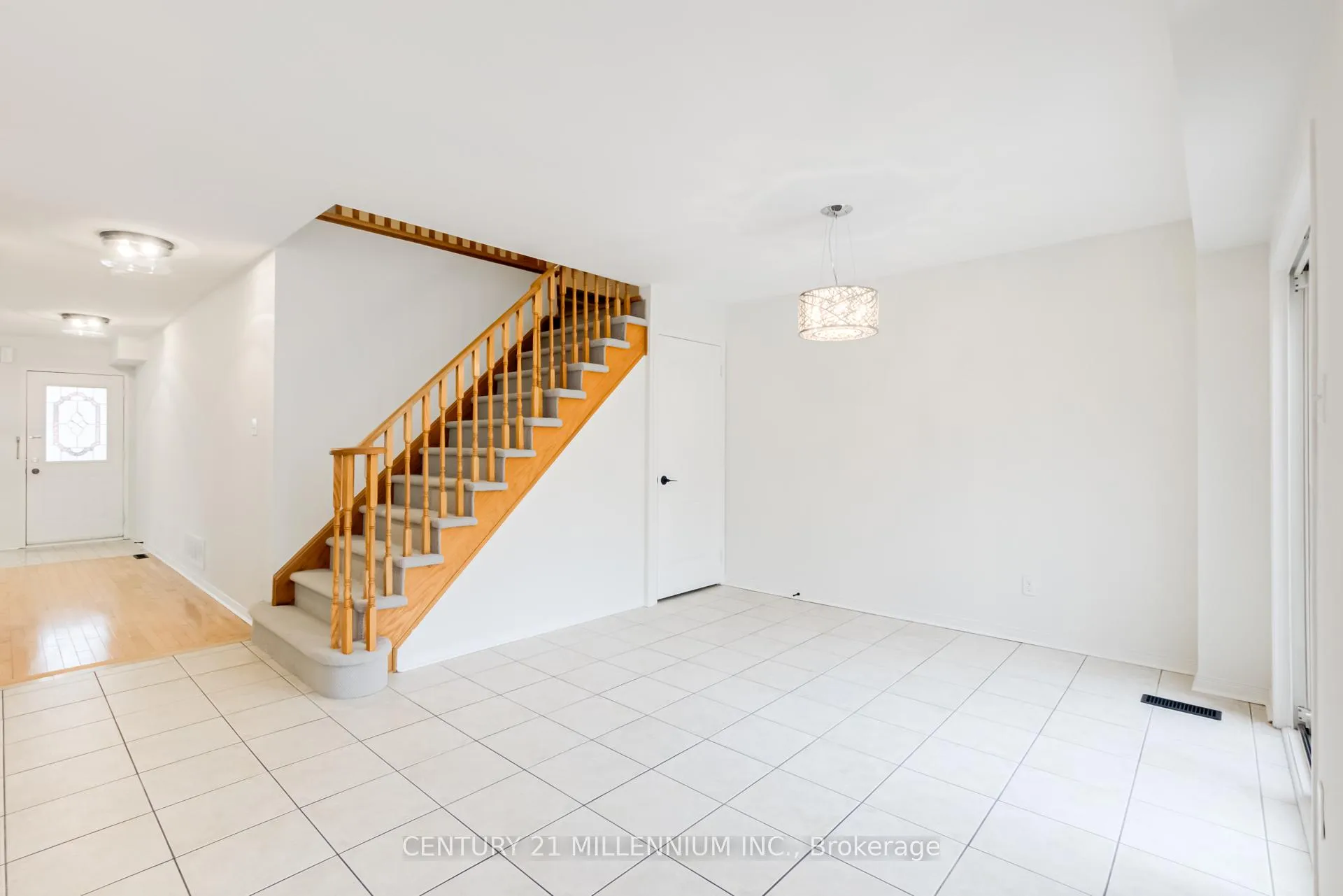 Photo 16 of 118 Timberwolf Crescent, Vaughan, Vellore Village — HOMEH