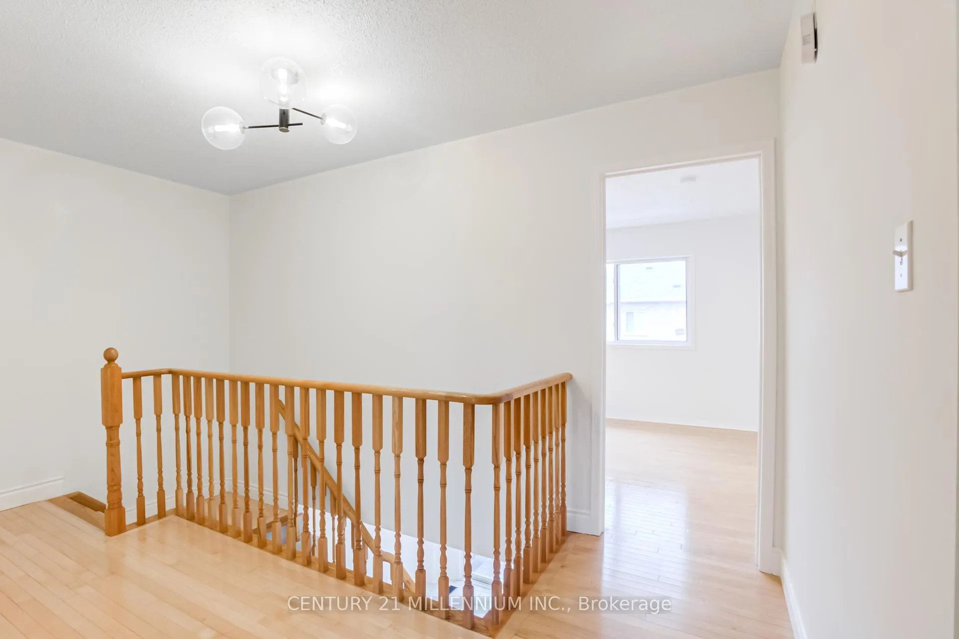 Photo 20 of 118 Timberwolf Crescent, Vaughan, Vellore Village — HOMEH
