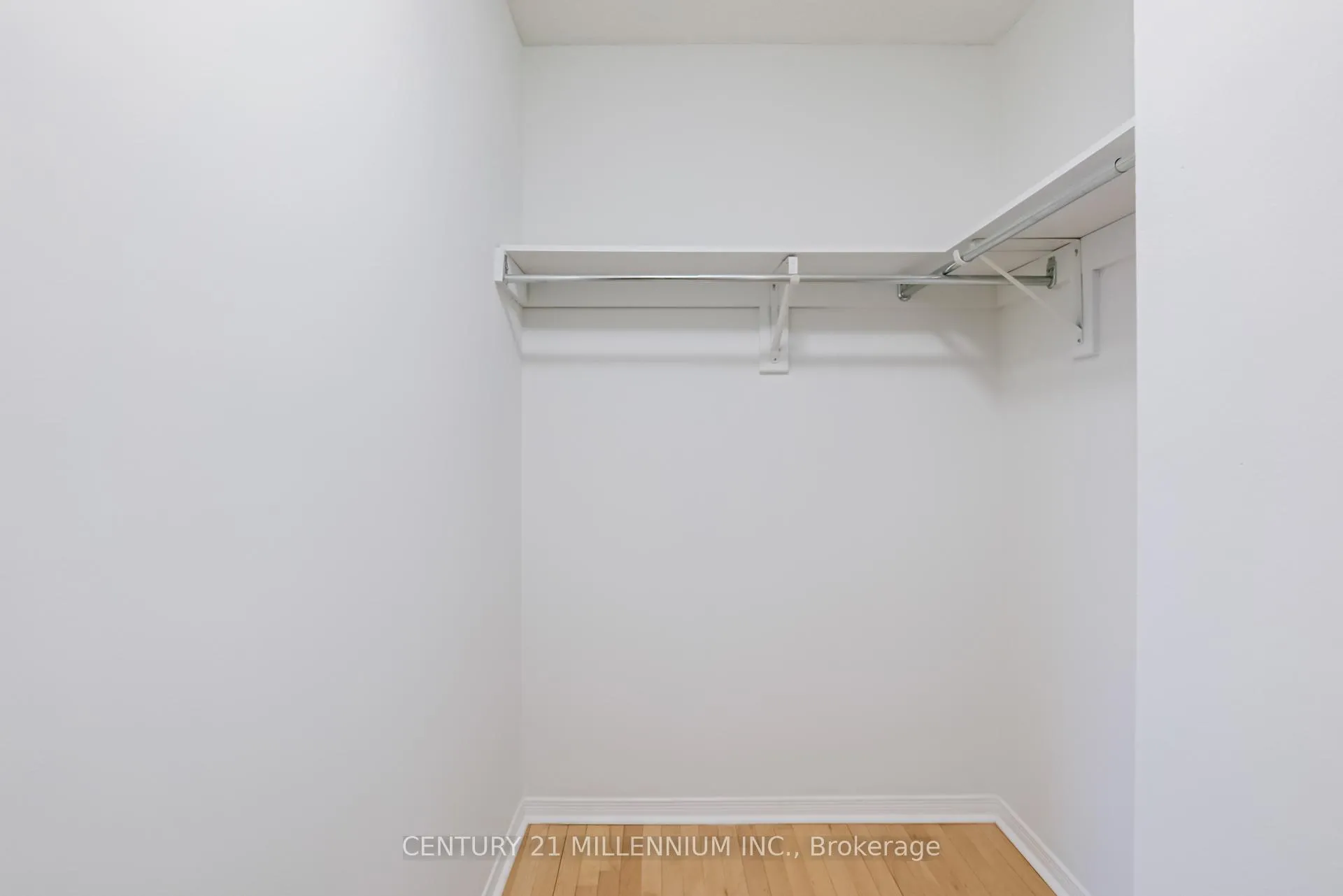 Photo 27 of 118 Timberwolf Crescent, Vaughan, Vellore Village — HOMEH