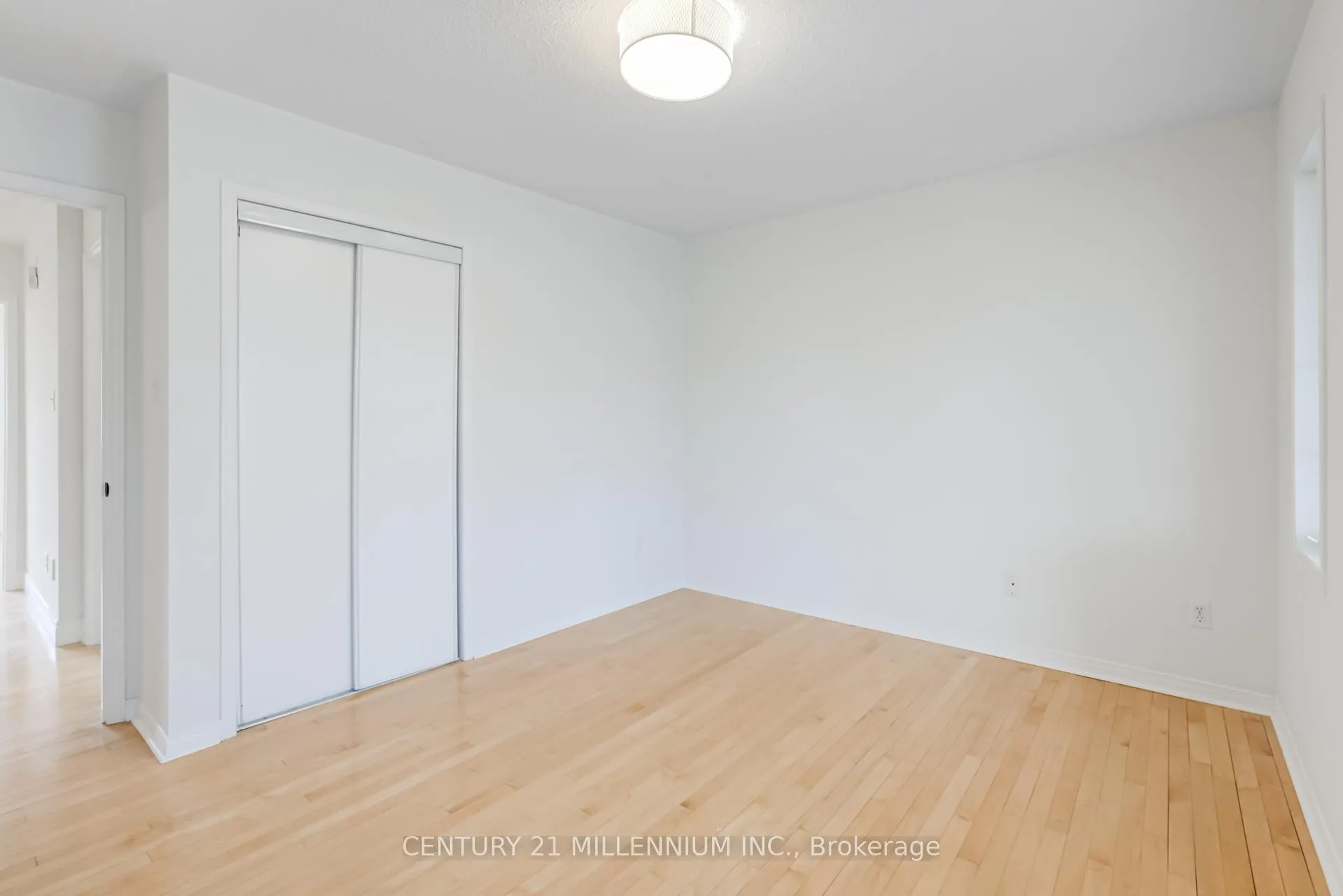 Photo 33 of 118 Timberwolf Crescent, Vaughan, Vellore Village — HOMEH