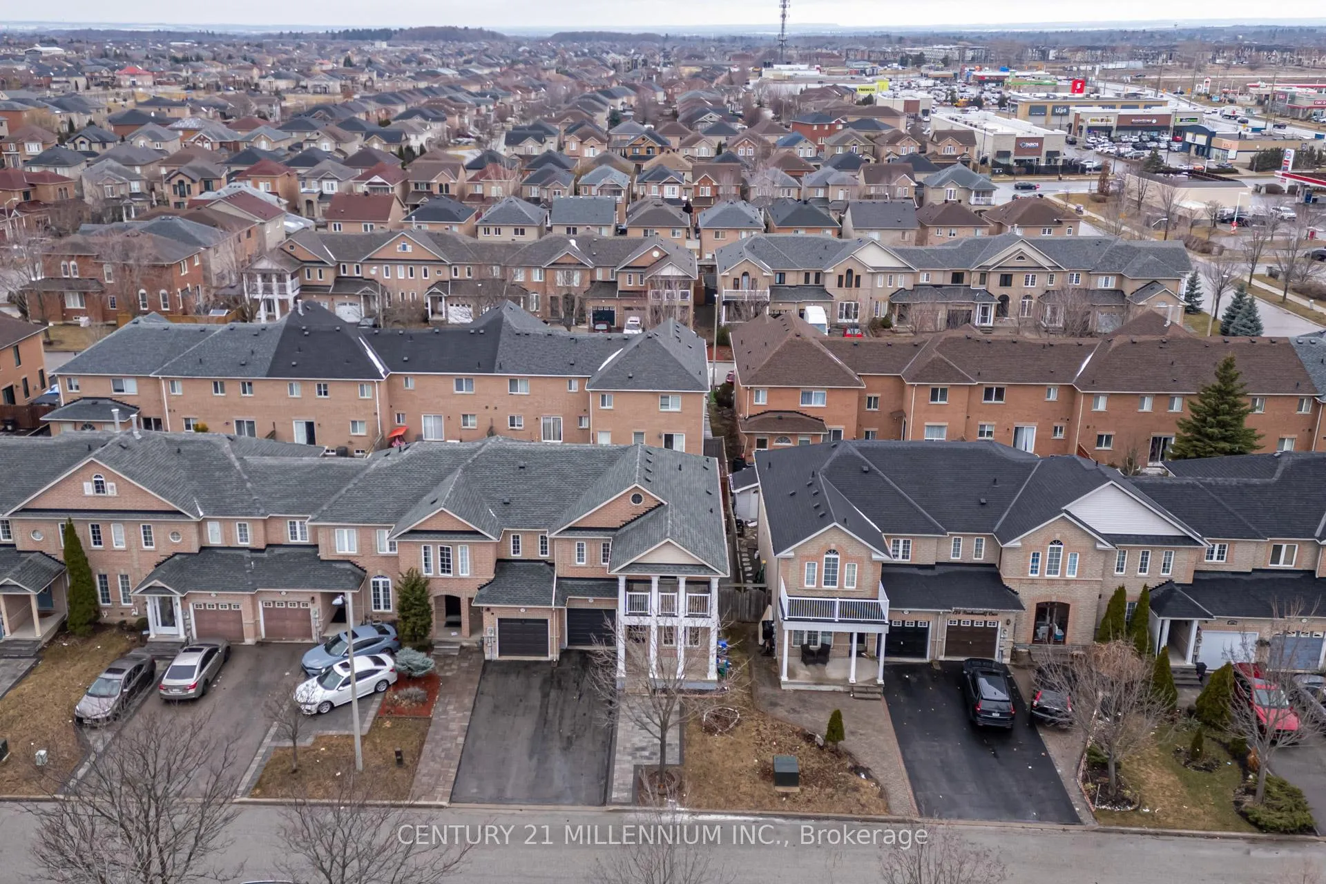 Photo 49 of 118 Timberwolf Crescent, Vaughan, Vellore Village — HOMEH