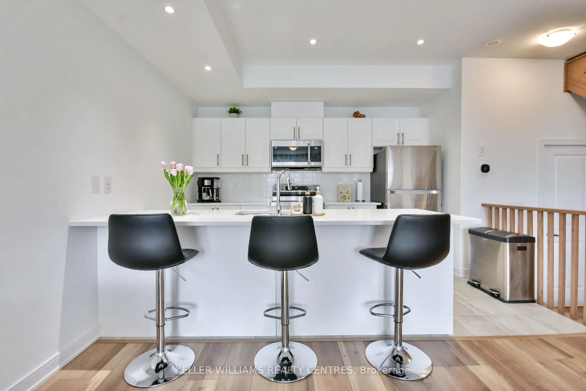Photo 11 of 31 Spry Lane, Barrie, Innis-Shore — HOMEH