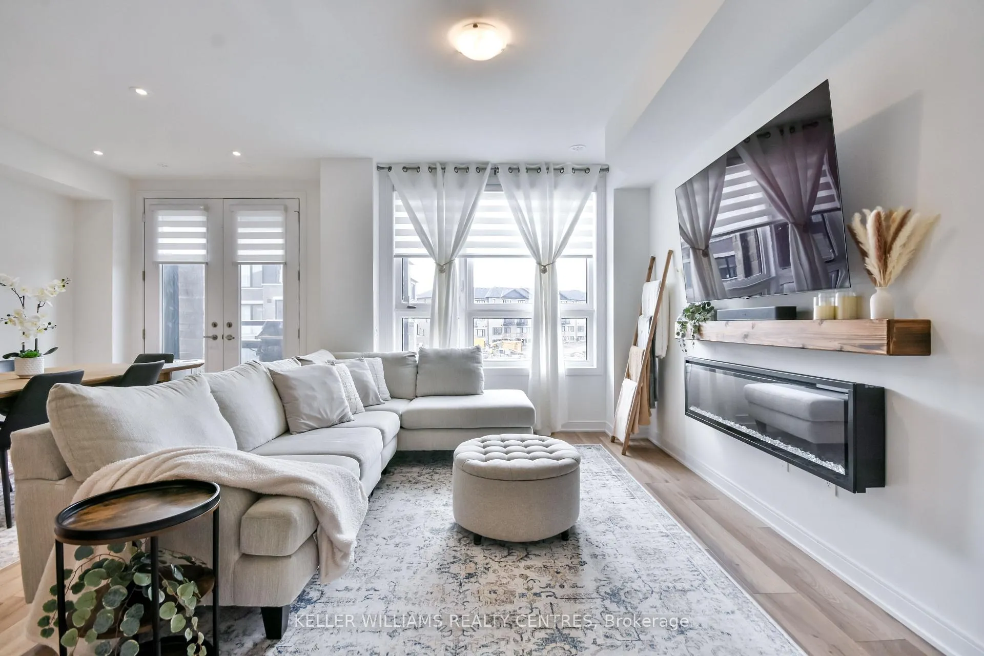 Photo 17 of 31 Spry Lane, Barrie, Innis-Shore — HOMEH