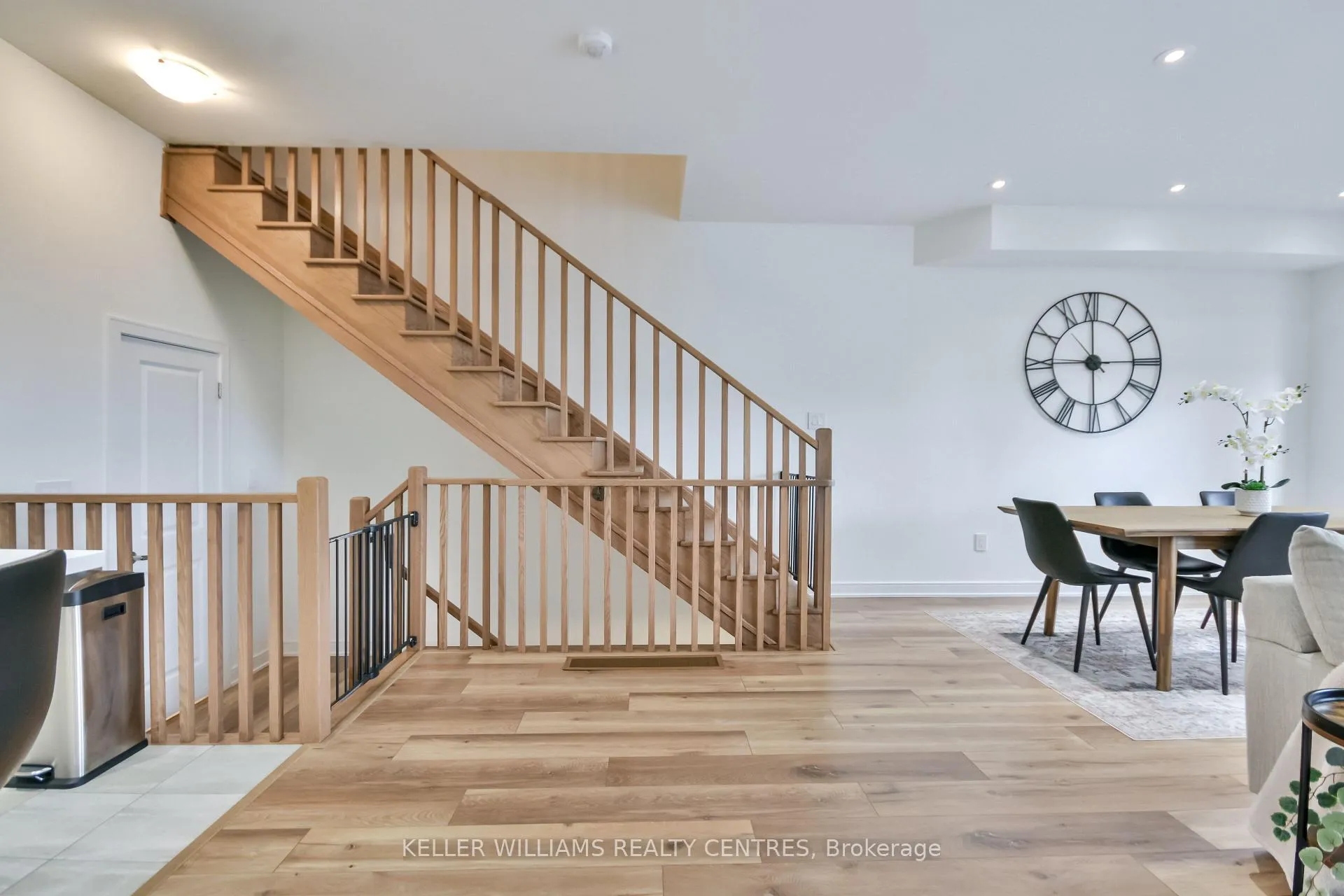 Photo 24 of 31 Spry Lane, Barrie, Innis-Shore — HOMEH