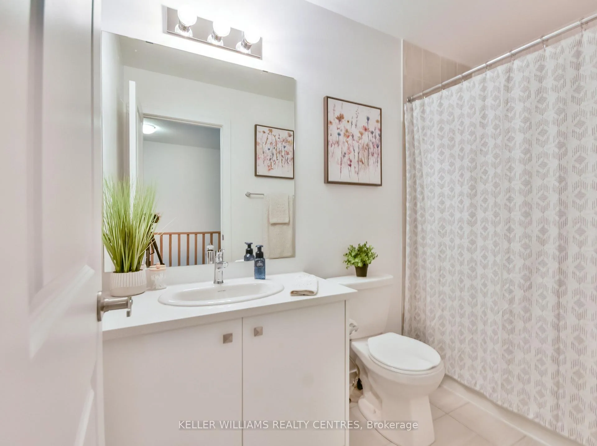 Photo 33 of 31 Spry Lane, Barrie, Innis-Shore — HOMEH