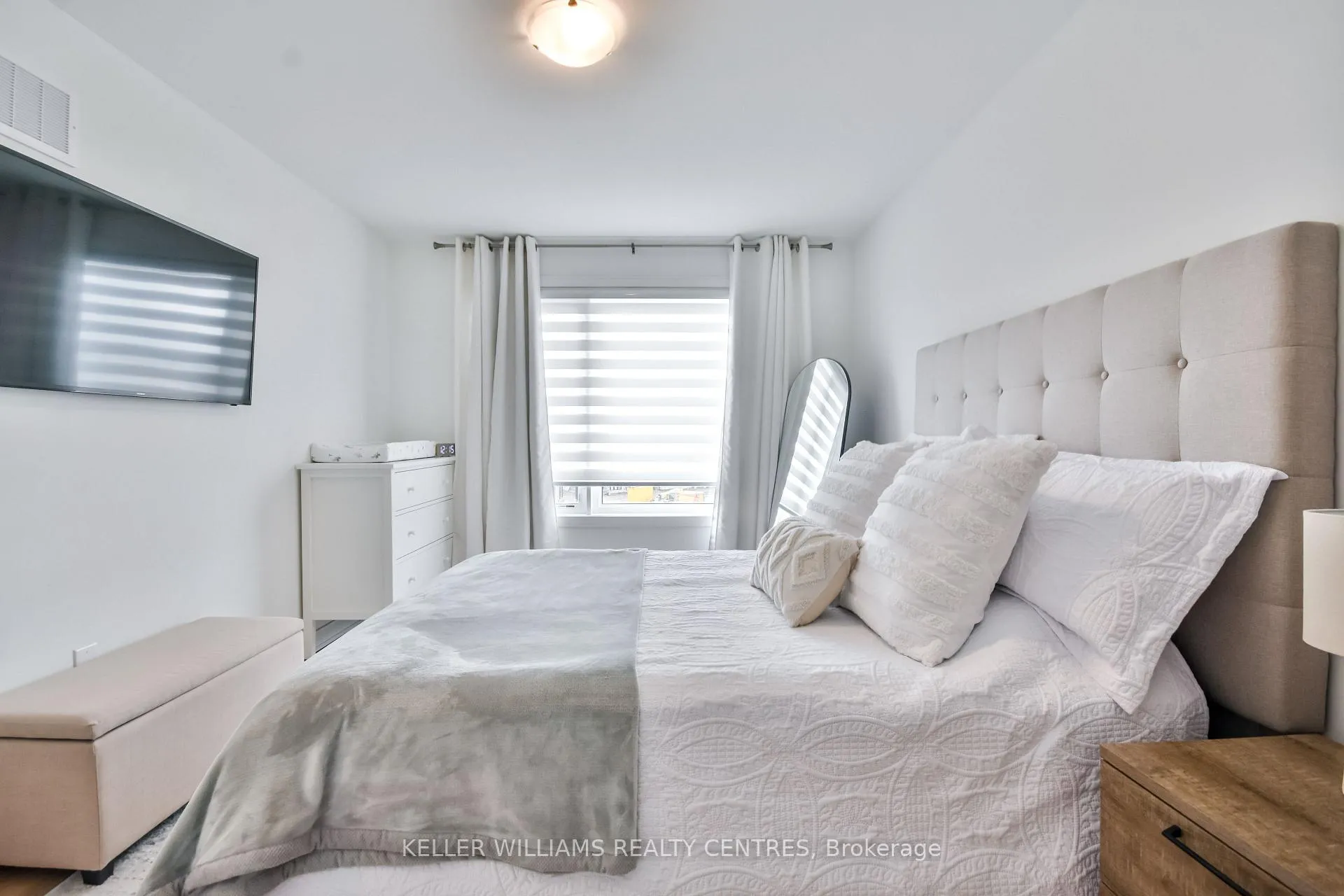 Photo 37 of 31 Spry Lane, Barrie, Innis-Shore — HOMEH