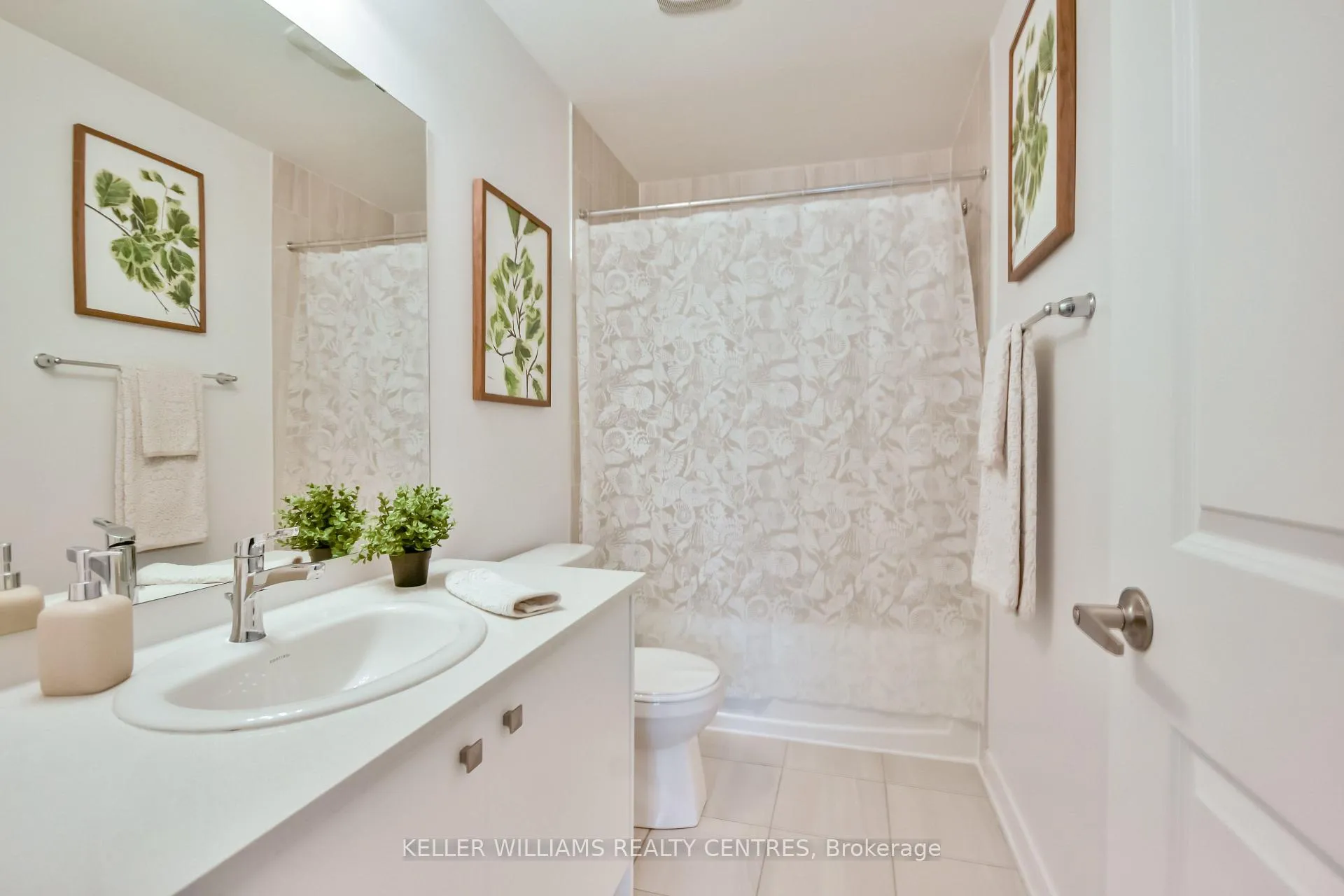 Photo 38 of 31 Spry Lane, Barrie, Innis-Shore — HOMEH
