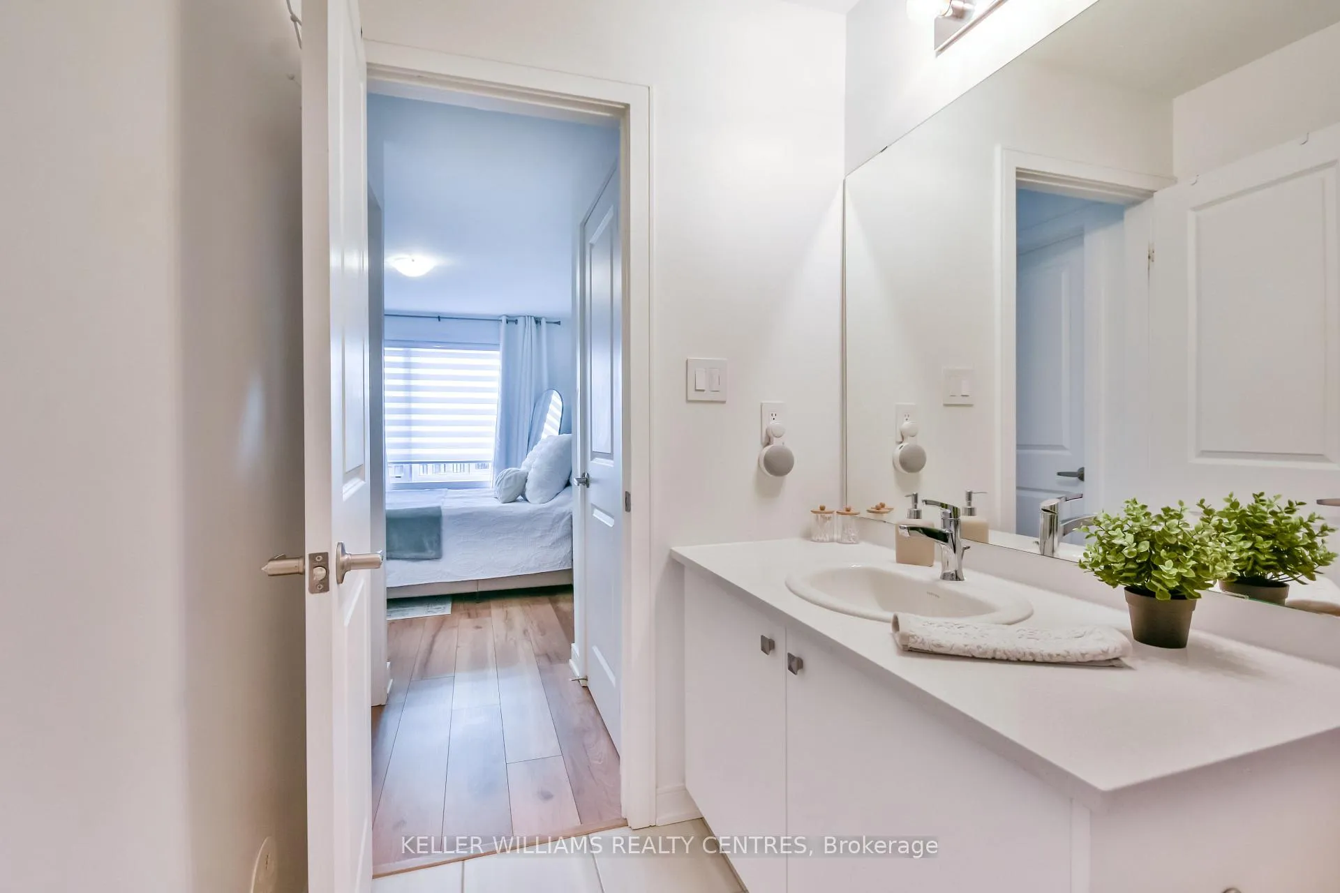 Photo 39 of 31 Spry Lane, Barrie, Innis-Shore — HOMEH