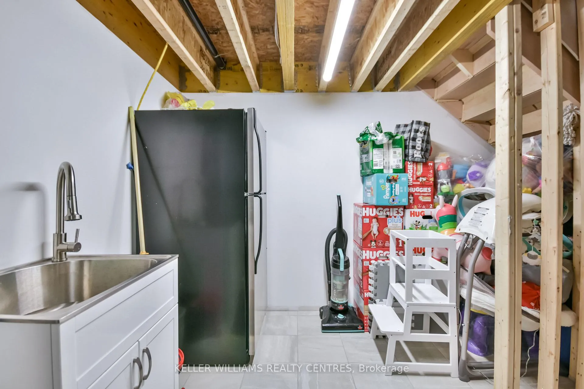 Photo 42 of 31 Spry Lane, Barrie, Innis-Shore — HOMEH