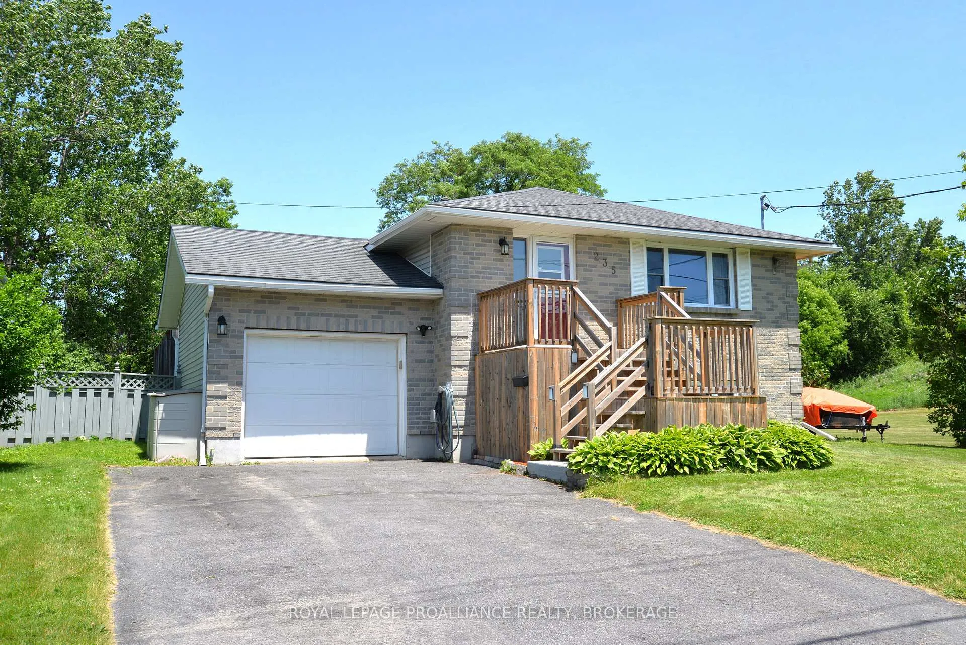Photo 2 of 235 Amherst Drive, Loyalist, Amherstview — HOMEH
