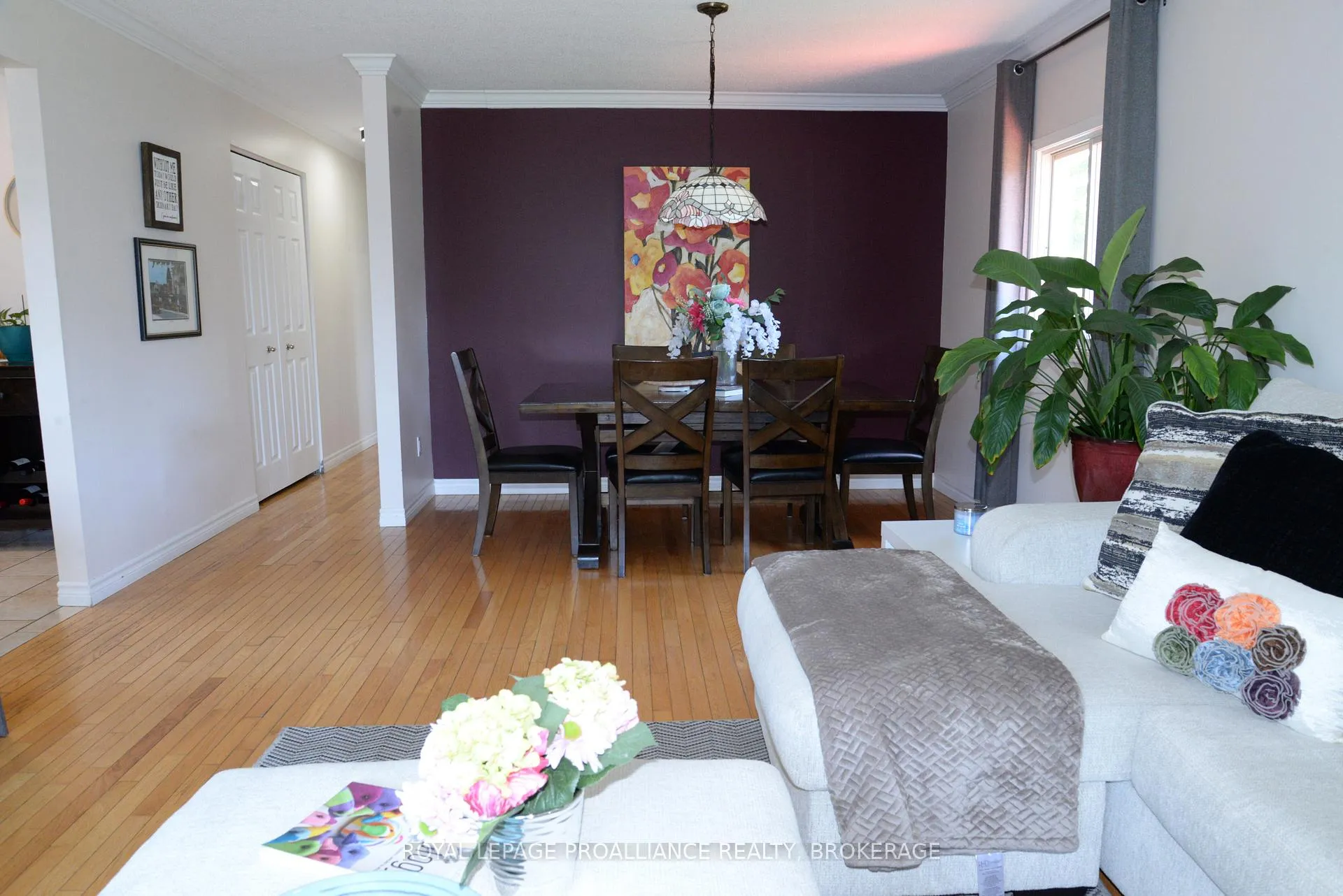 Photo 4 of 235 Amherst Drive, Loyalist, Amherstview — HOMEH