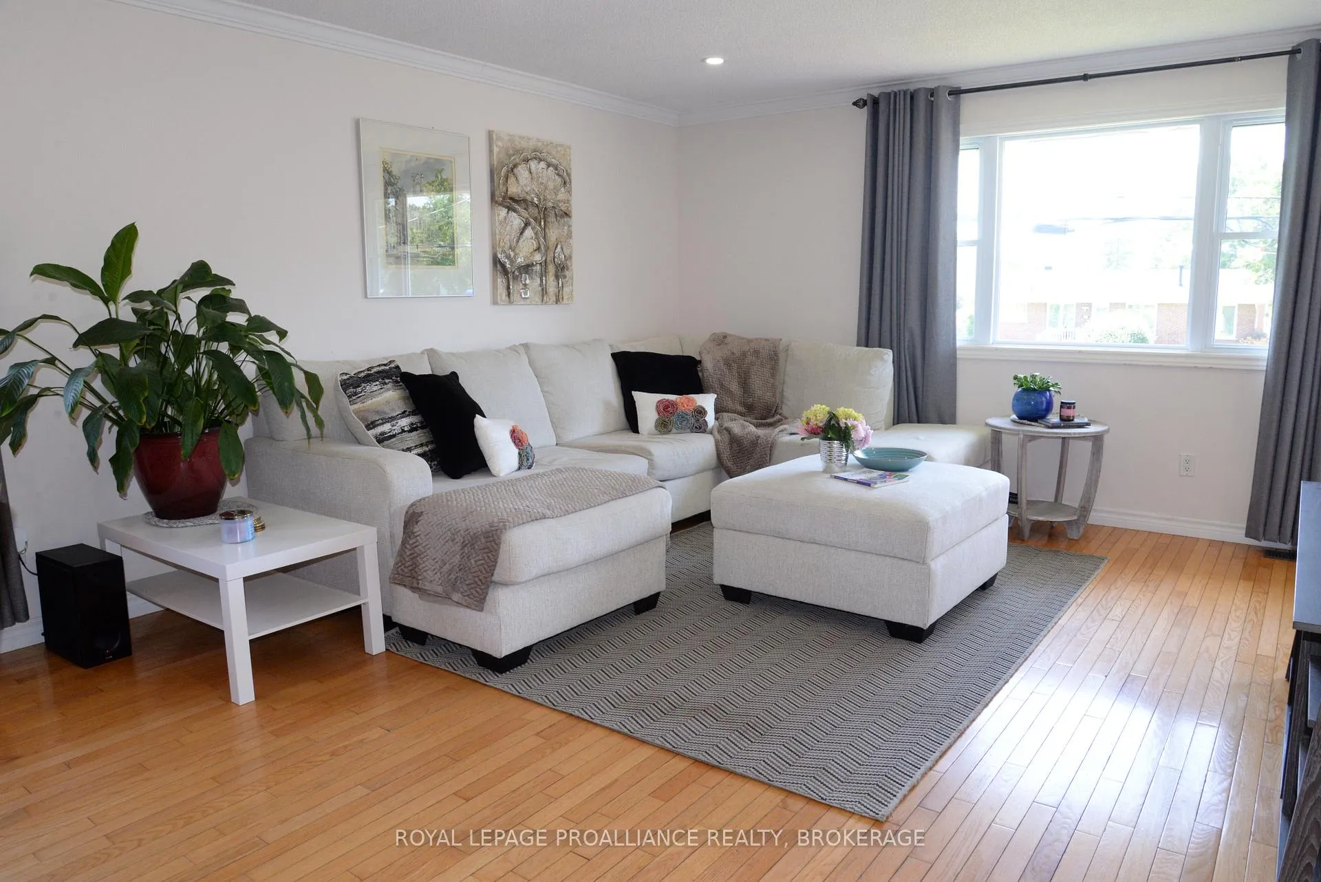 Photo 6 of 235 Amherst Drive, Loyalist, Amherstview — HOMEH