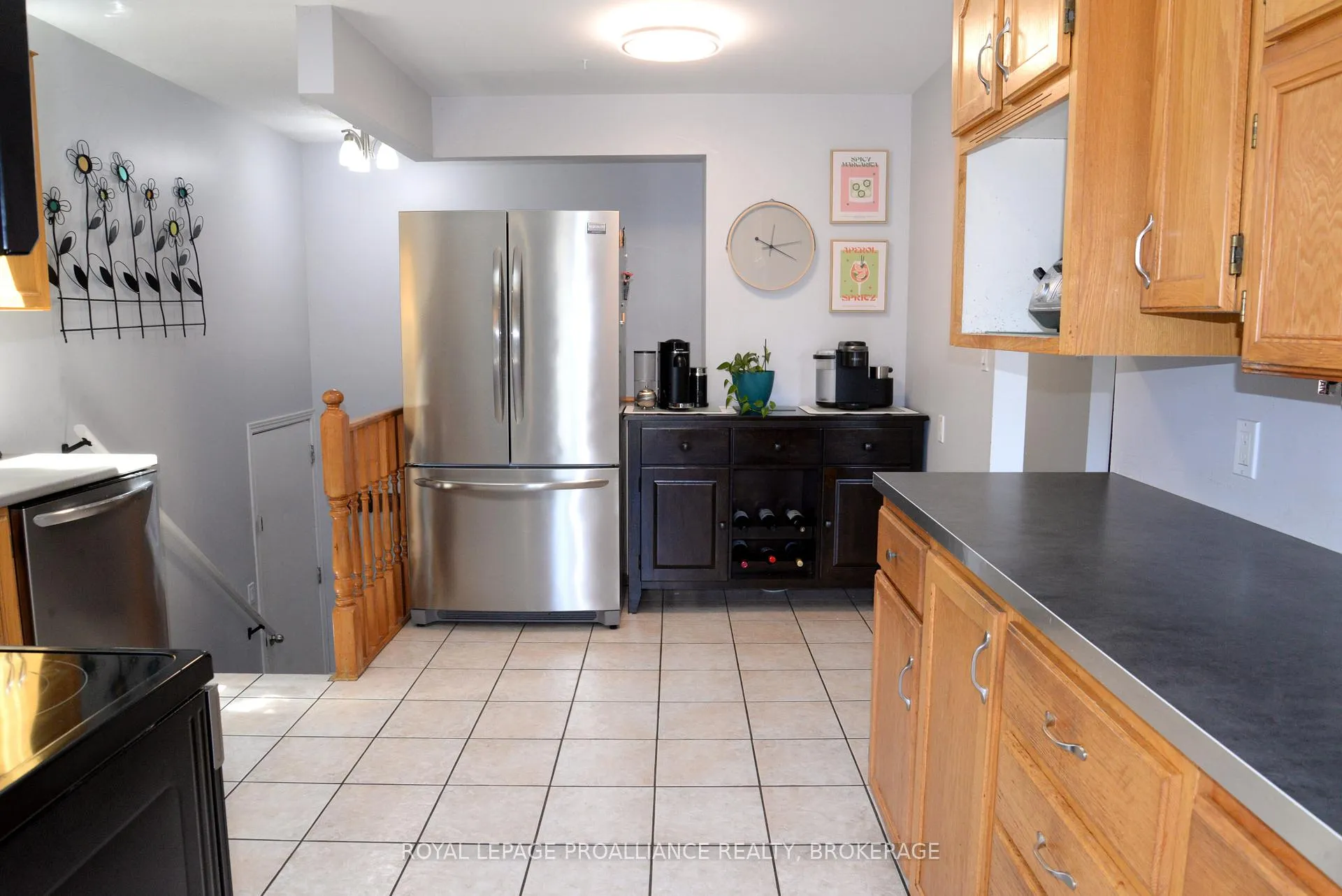 Photo 8 of 235 Amherst Drive, Loyalist, Amherstview — HOMEH