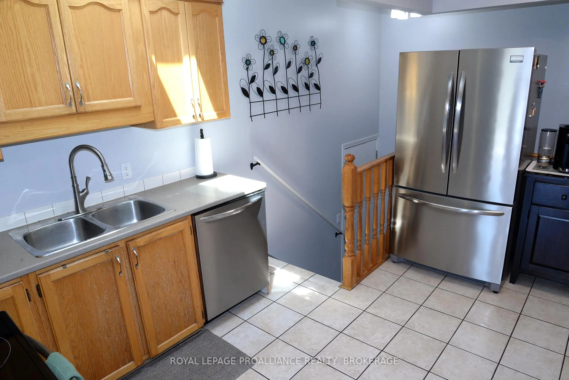 Photo 12 of 235 Amherst Drive, Loyalist, Amherstview — HOMEH