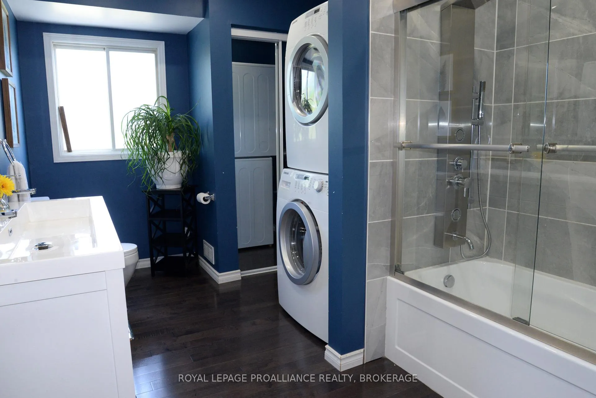 Photo 13 of 235 Amherst Drive, Loyalist, Amherstview — HOMEH