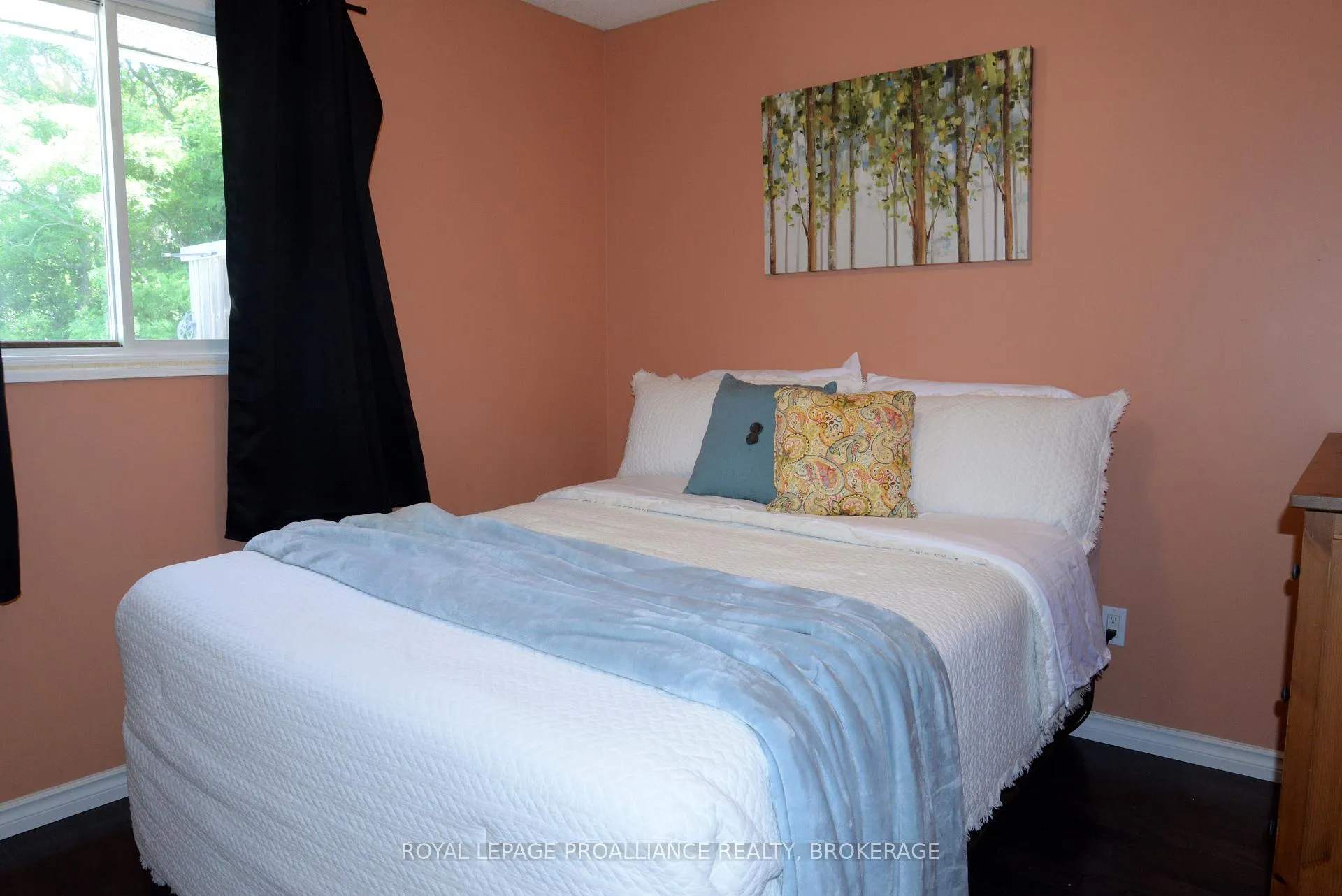 Photo 17 of 235 Amherst Drive, Loyalist, Amherstview — HOMEH