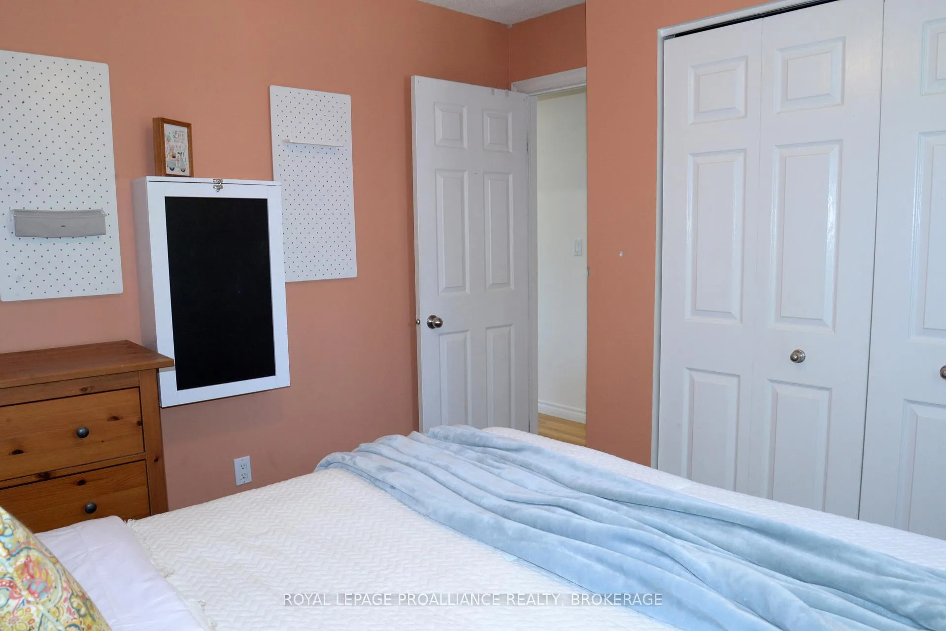 Photo 18 of 235 Amherst Drive, Loyalist, Amherstview — HOMEH