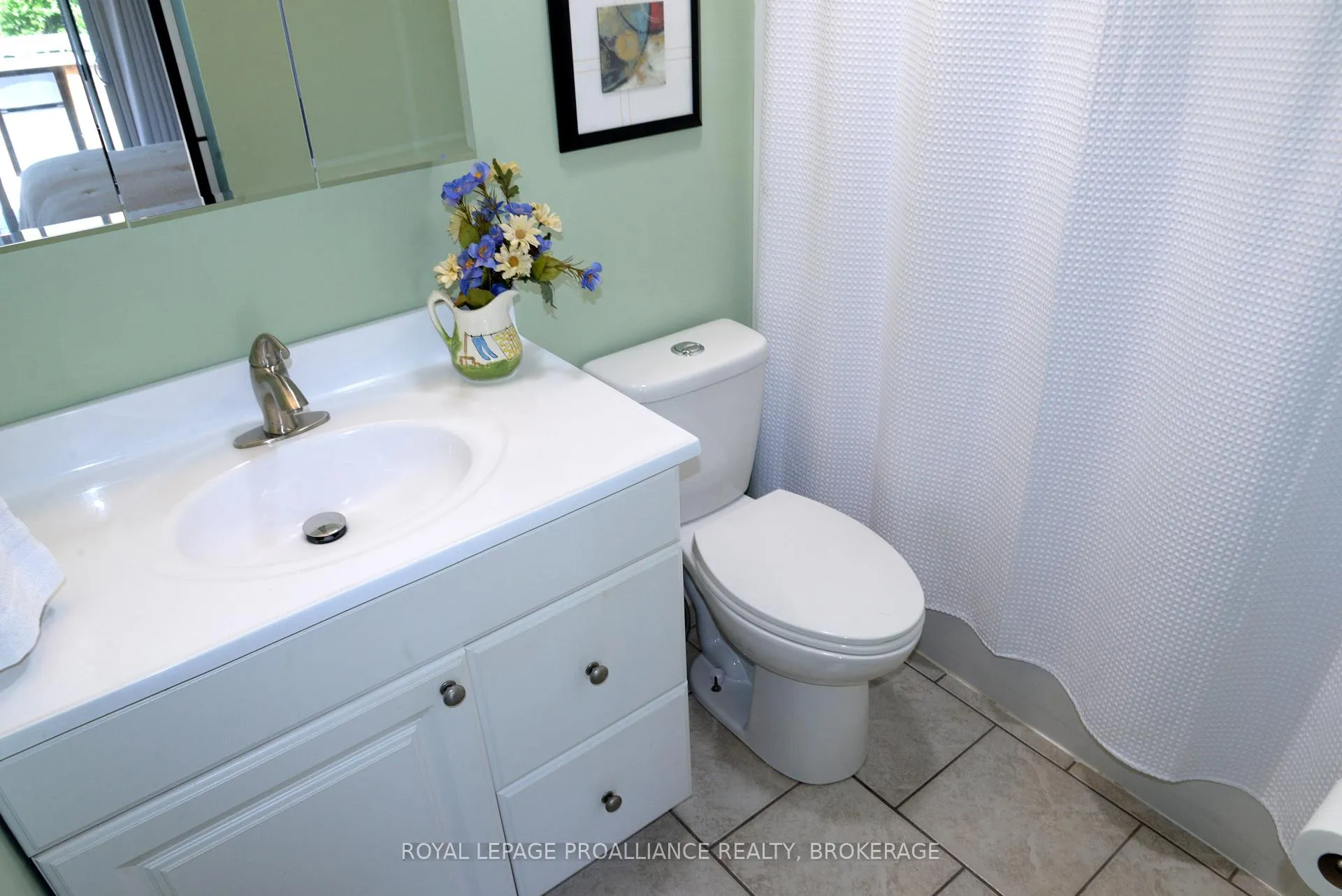 Photo 21 of 235 Amherst Drive, Loyalist, Amherstview — HOMEH