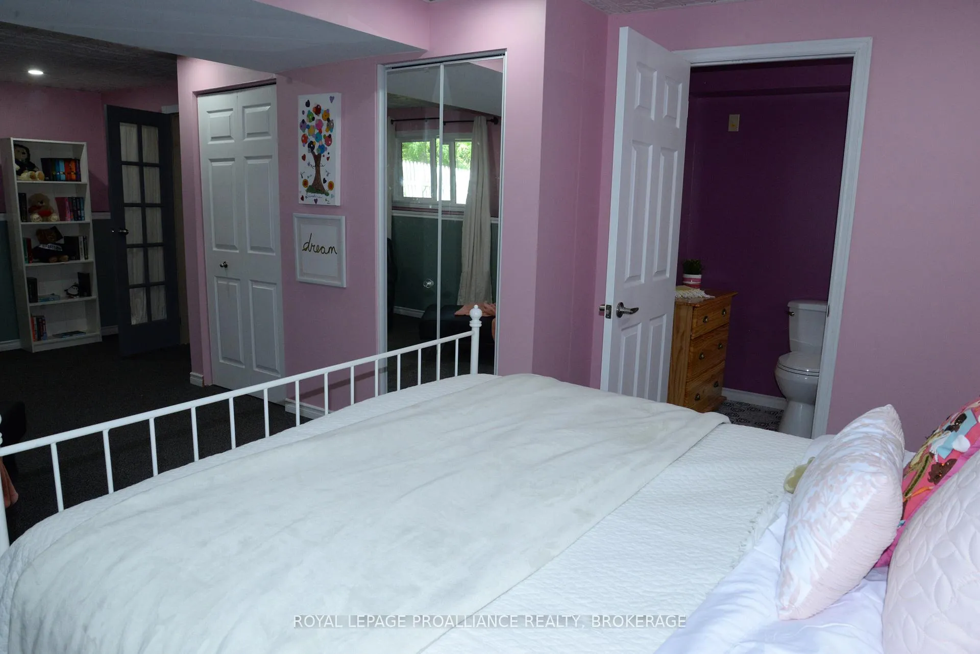 Photo 31 of 235 Amherst Drive, Loyalist, Amherstview — HOMEH