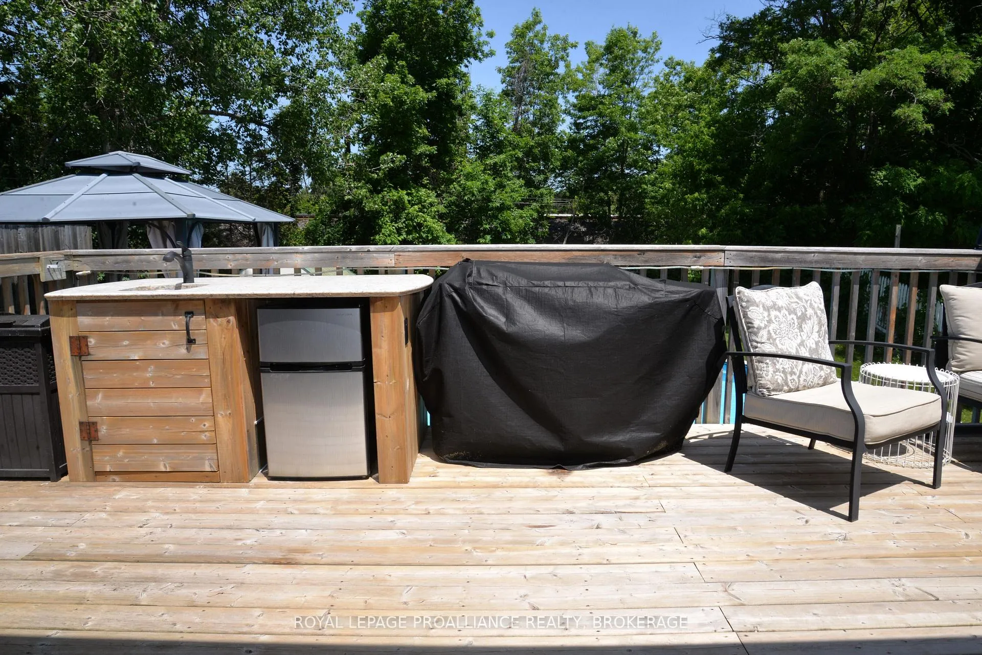 Photo 32 of 235 Amherst Drive, Loyalist, Amherstview — HOMEH