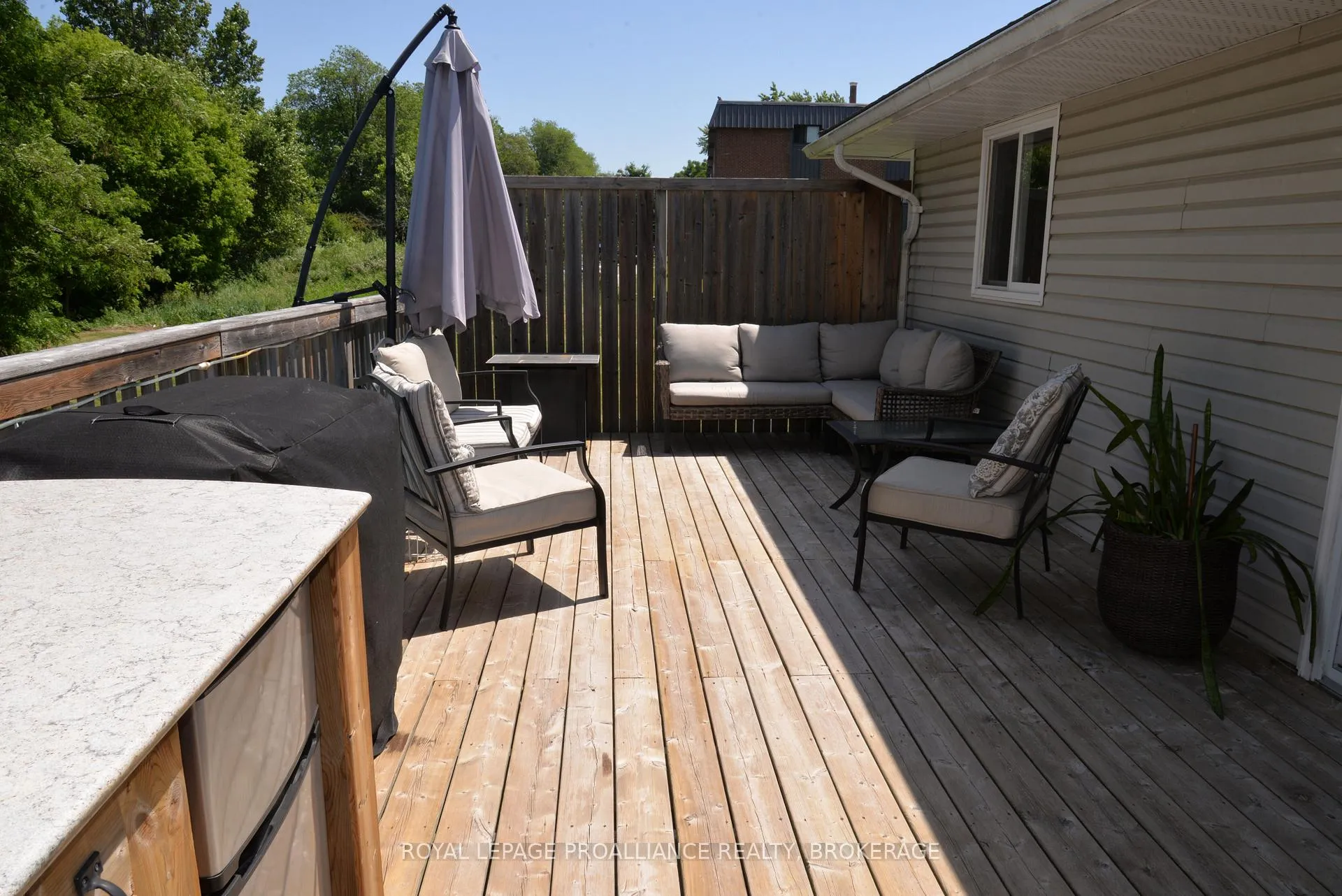 Photo 34 of 235 Amherst Drive, Loyalist, Amherstview — HOMEH