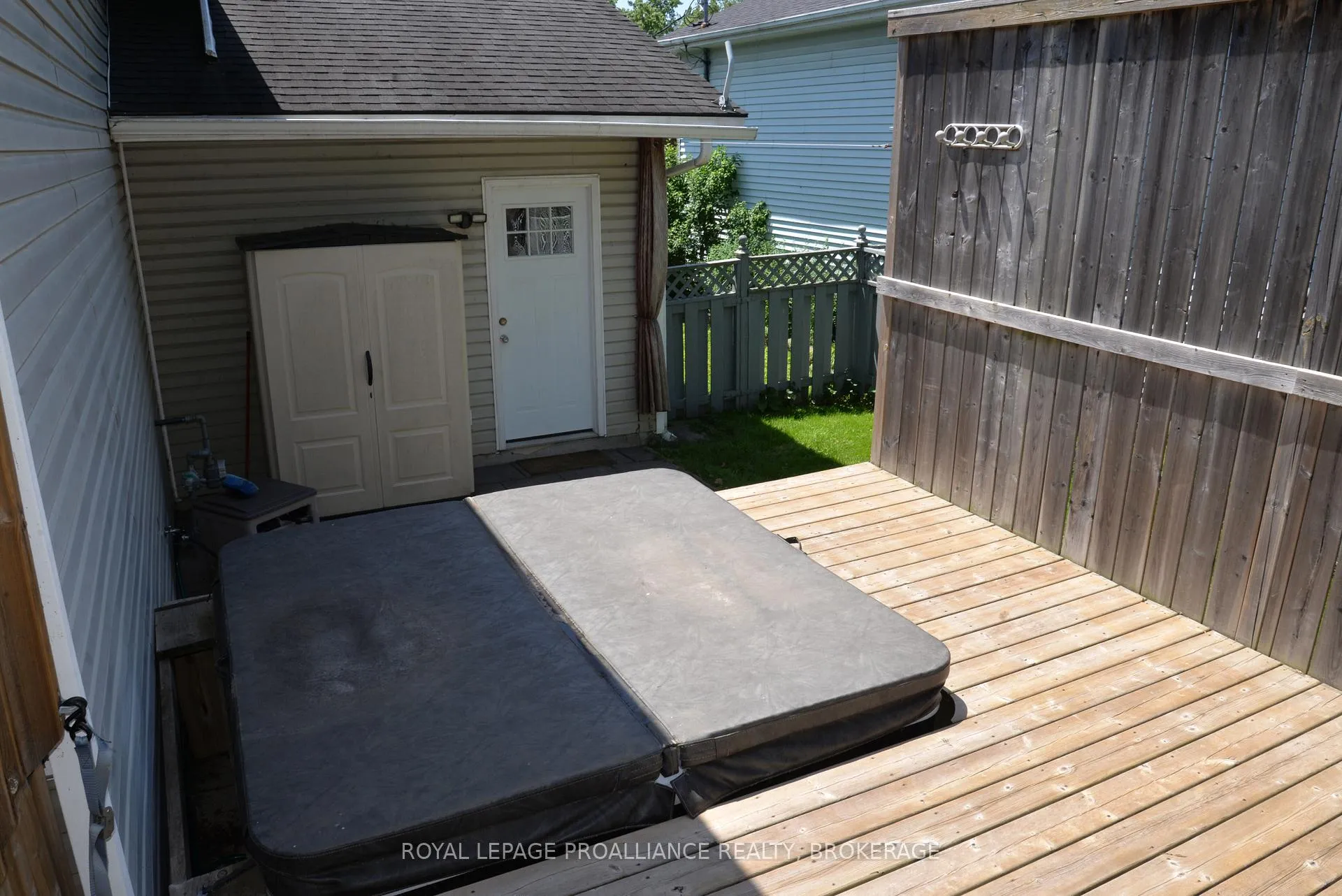 Photo 36 of 235 Amherst Drive, Loyalist, Amherstview — HOMEH