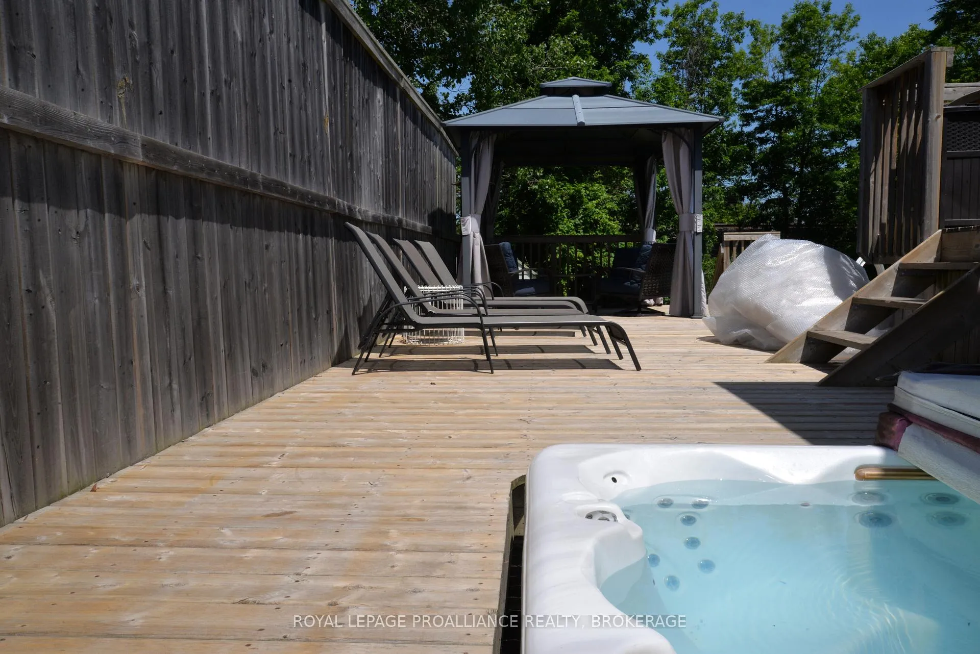 Photo 37 of 235 Amherst Drive, Loyalist, Amherstview — HOMEH