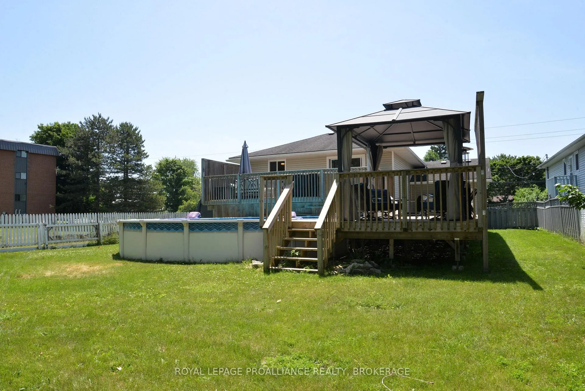 Photo 42 of 235 Amherst Drive, Loyalist, Amherstview — HOMEH
