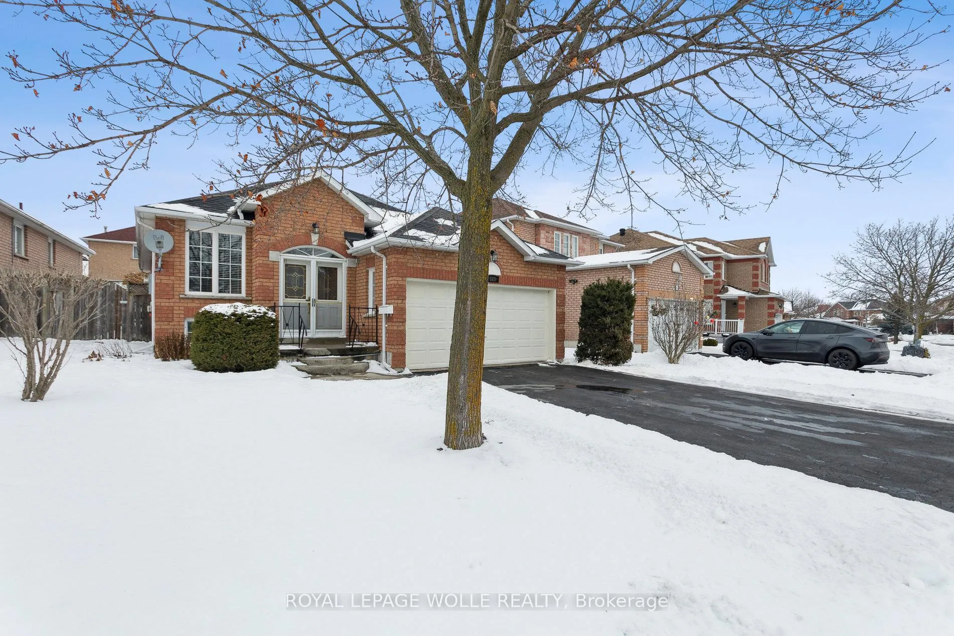 Photo 2 of 165 Cresthaven Road, Brampton, Snelgrove — HOMEH