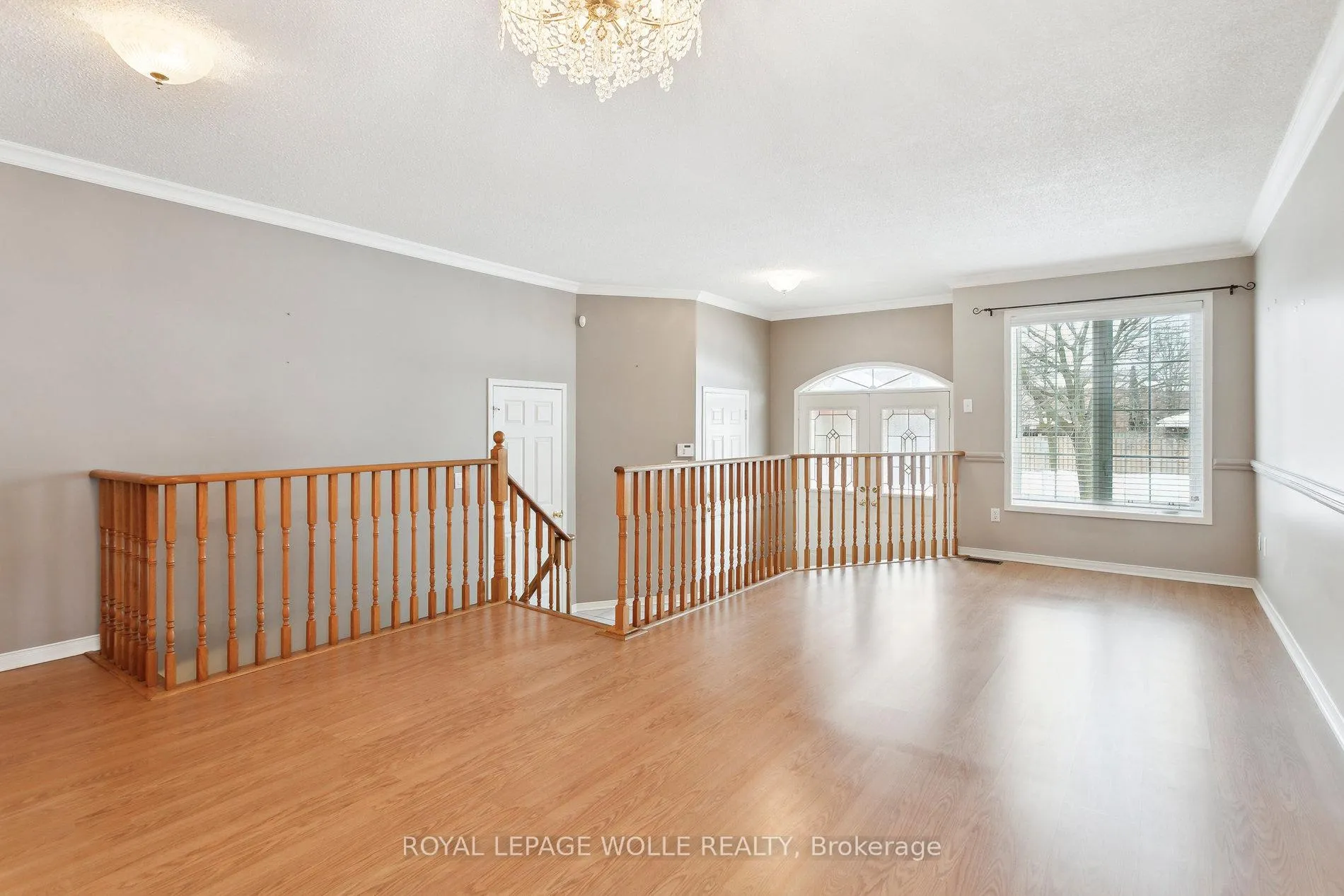 Photo 6 of 165 Cresthaven Road, Brampton, Snelgrove — HOMEH