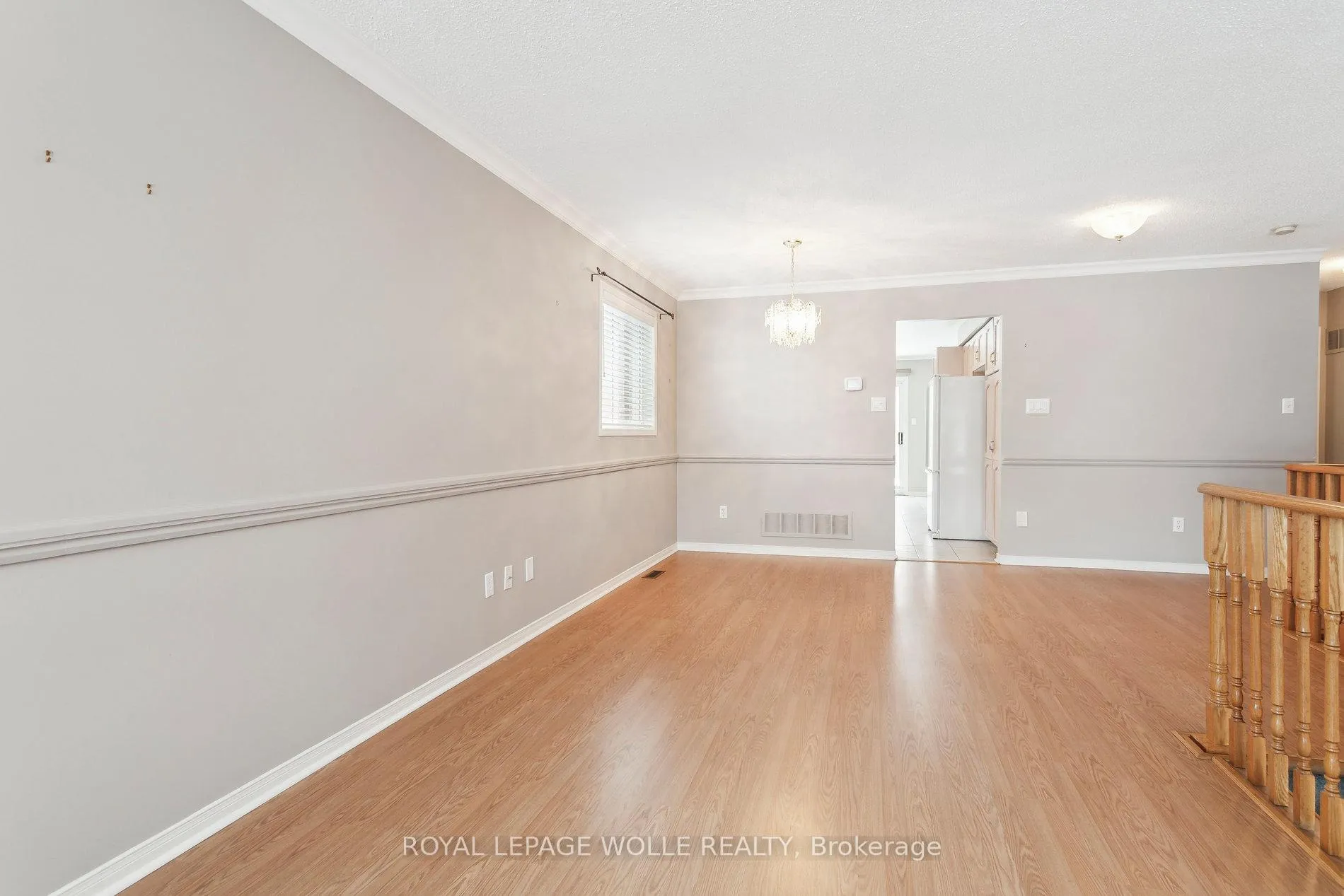 Photo 7 of 165 Cresthaven Road, Brampton, Snelgrove — HOMEH
