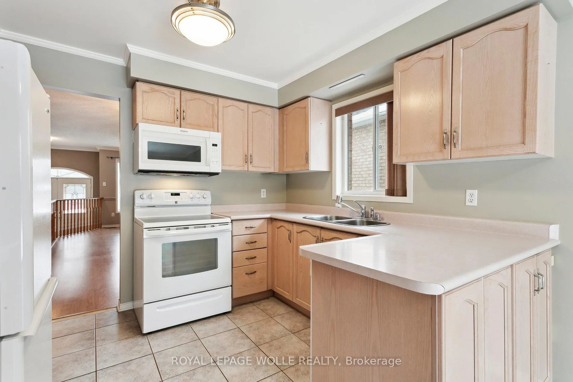 Photo 11 of 165 Cresthaven Road, Brampton, Snelgrove — HOMEH