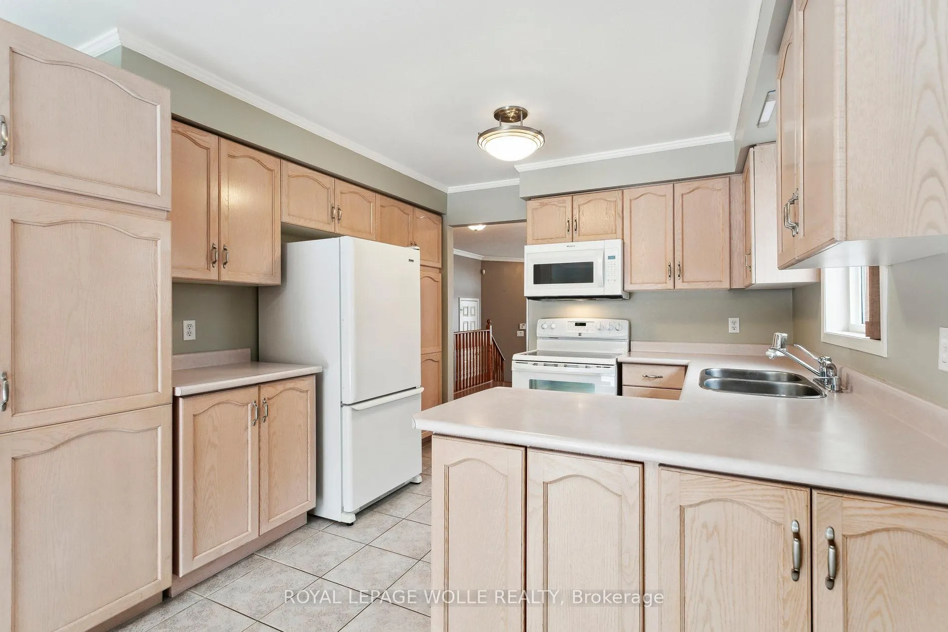 Photo 13 of 165 Cresthaven Road, Brampton, Snelgrove — HOMEH