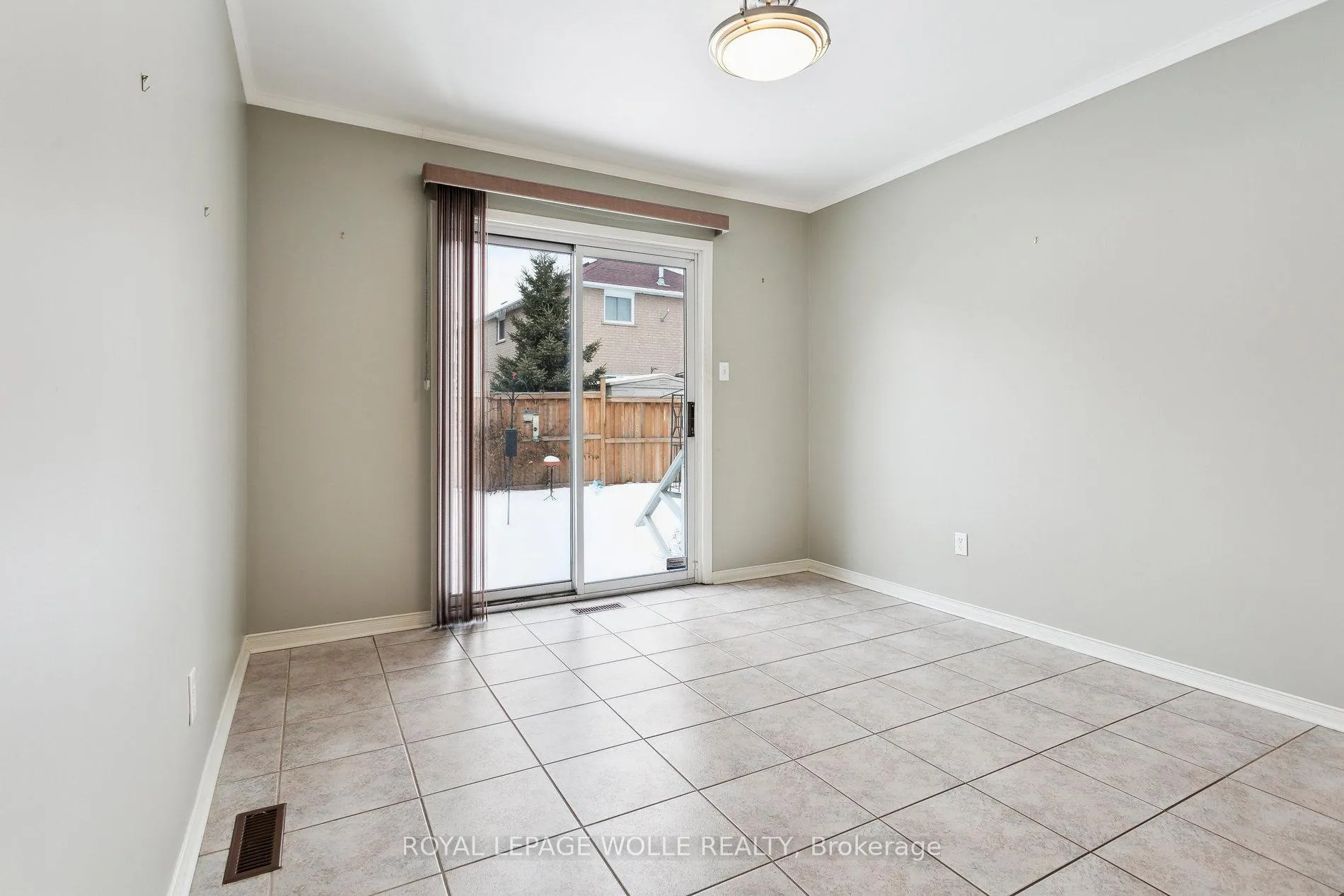 Photo 14 of 165 Cresthaven Road, Brampton, Snelgrove — HOMEH