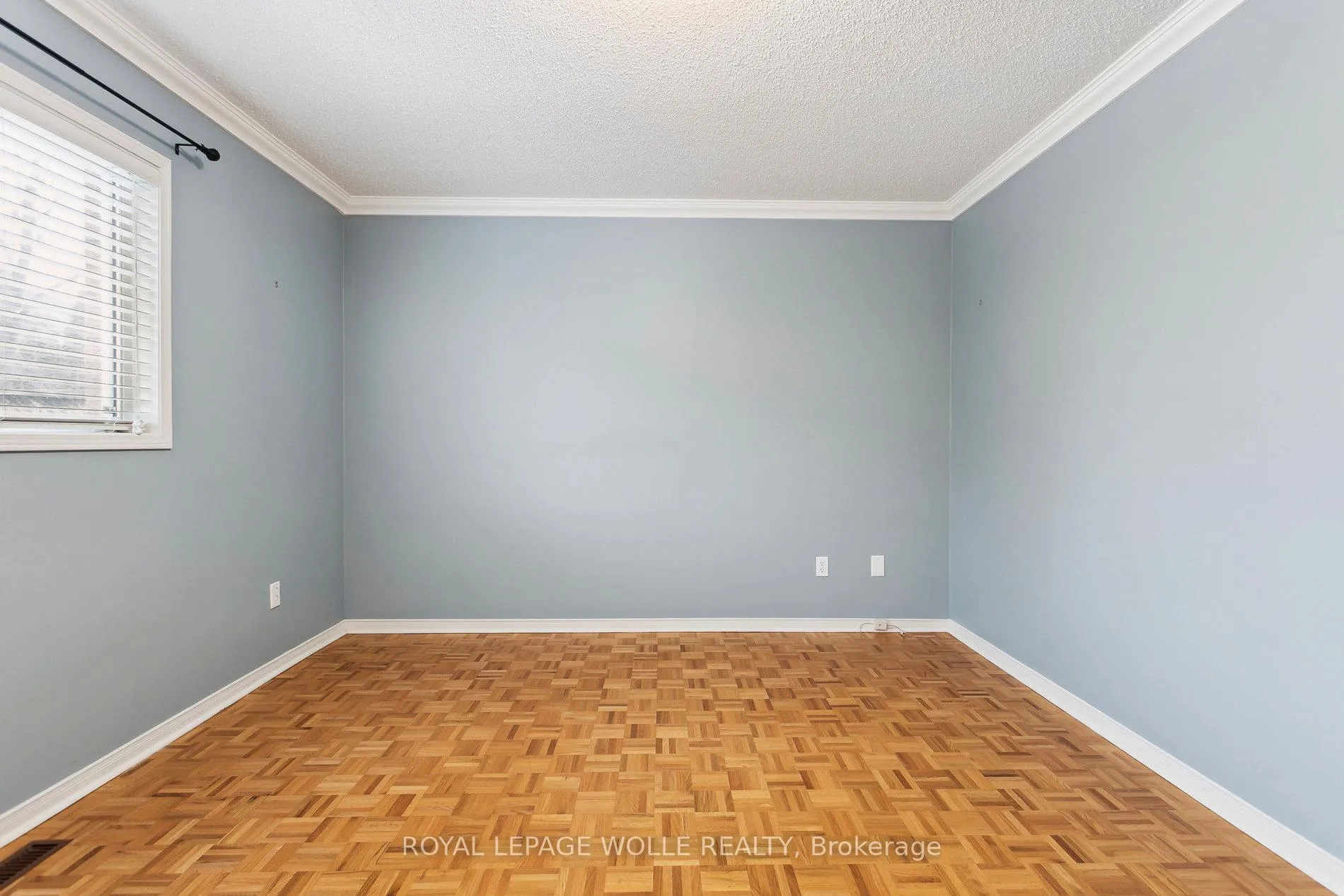 Photo 16 of 165 Cresthaven Road, Brampton, Snelgrove — HOMEH