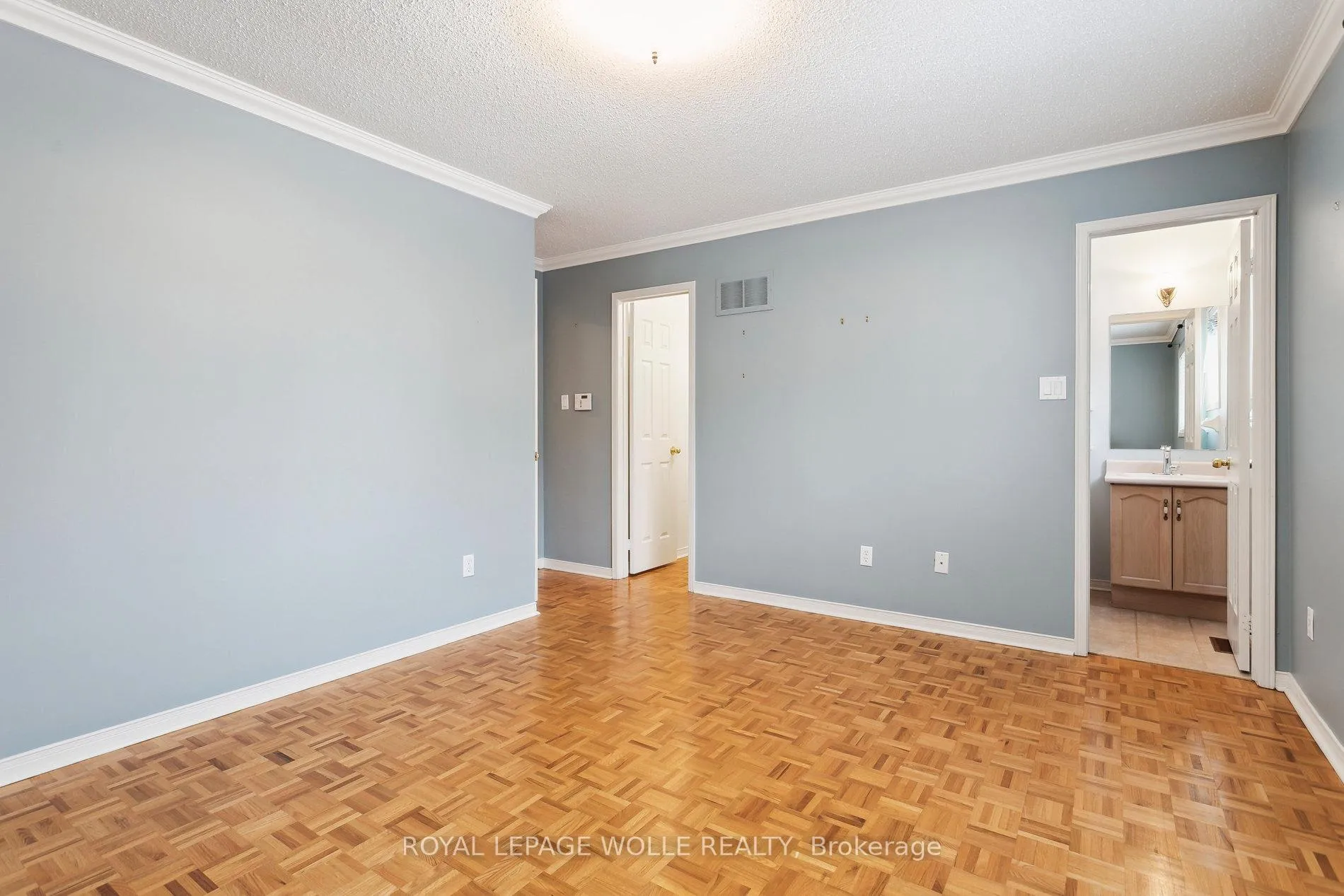 Photo 18 of 165 Cresthaven Road, Brampton, Snelgrove — HOMEH