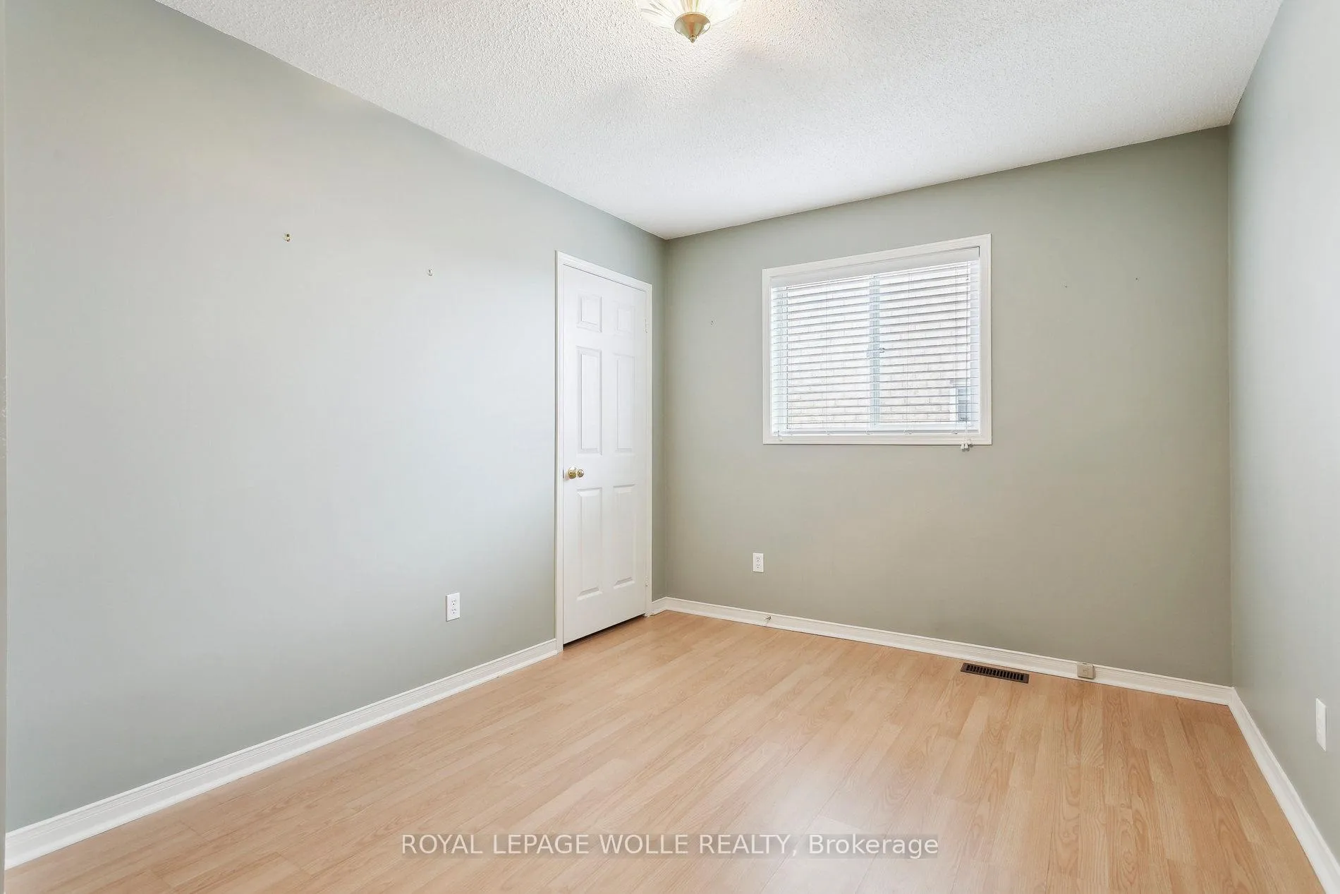 Photo 20 of 165 Cresthaven Road, Brampton, Snelgrove — HOMEH