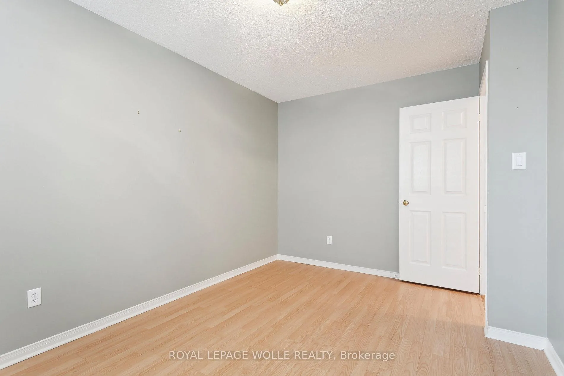 Photo 21 of 165 Cresthaven Road, Brampton, Snelgrove — HOMEH