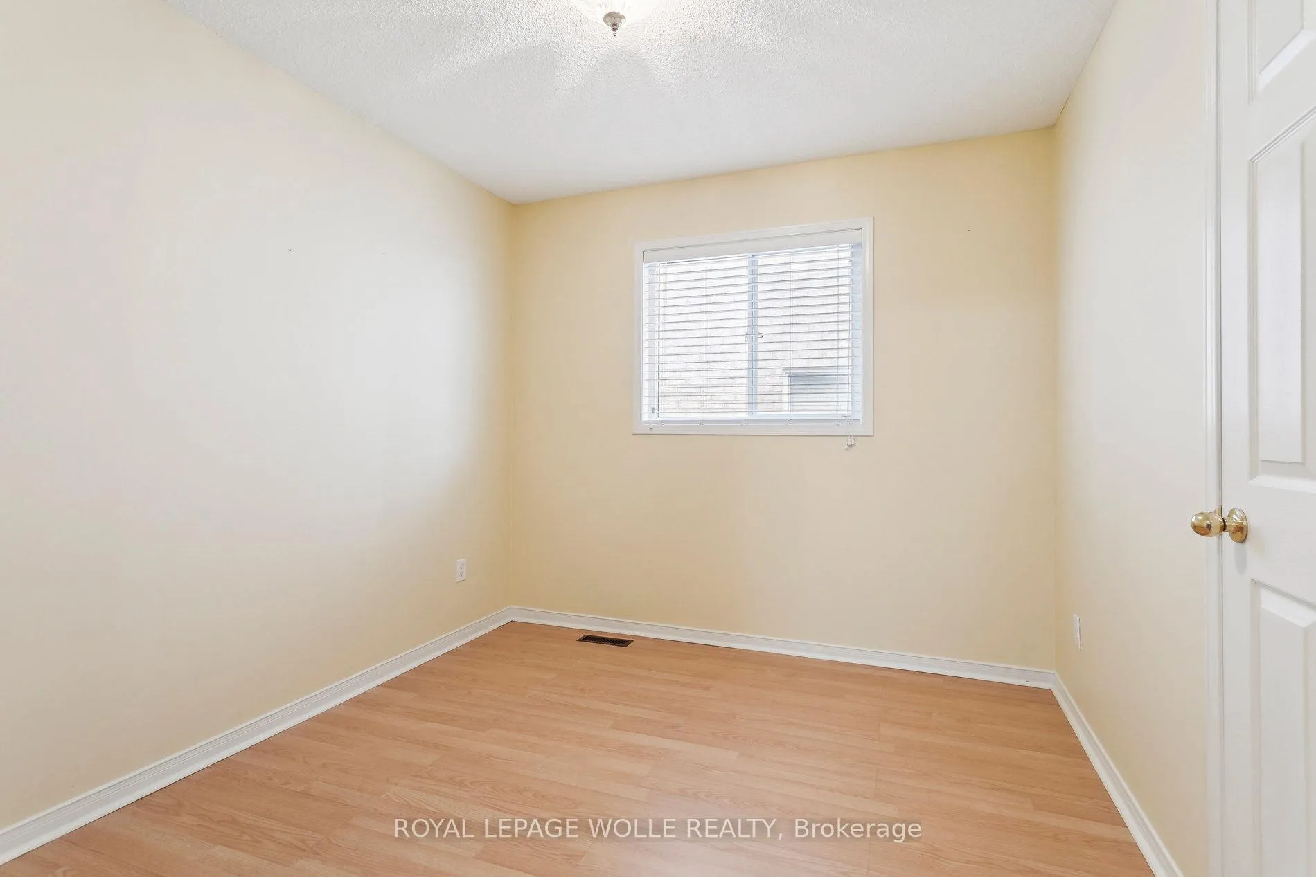 Photo 22 of 165 Cresthaven Road, Brampton, Snelgrove — HOMEH
