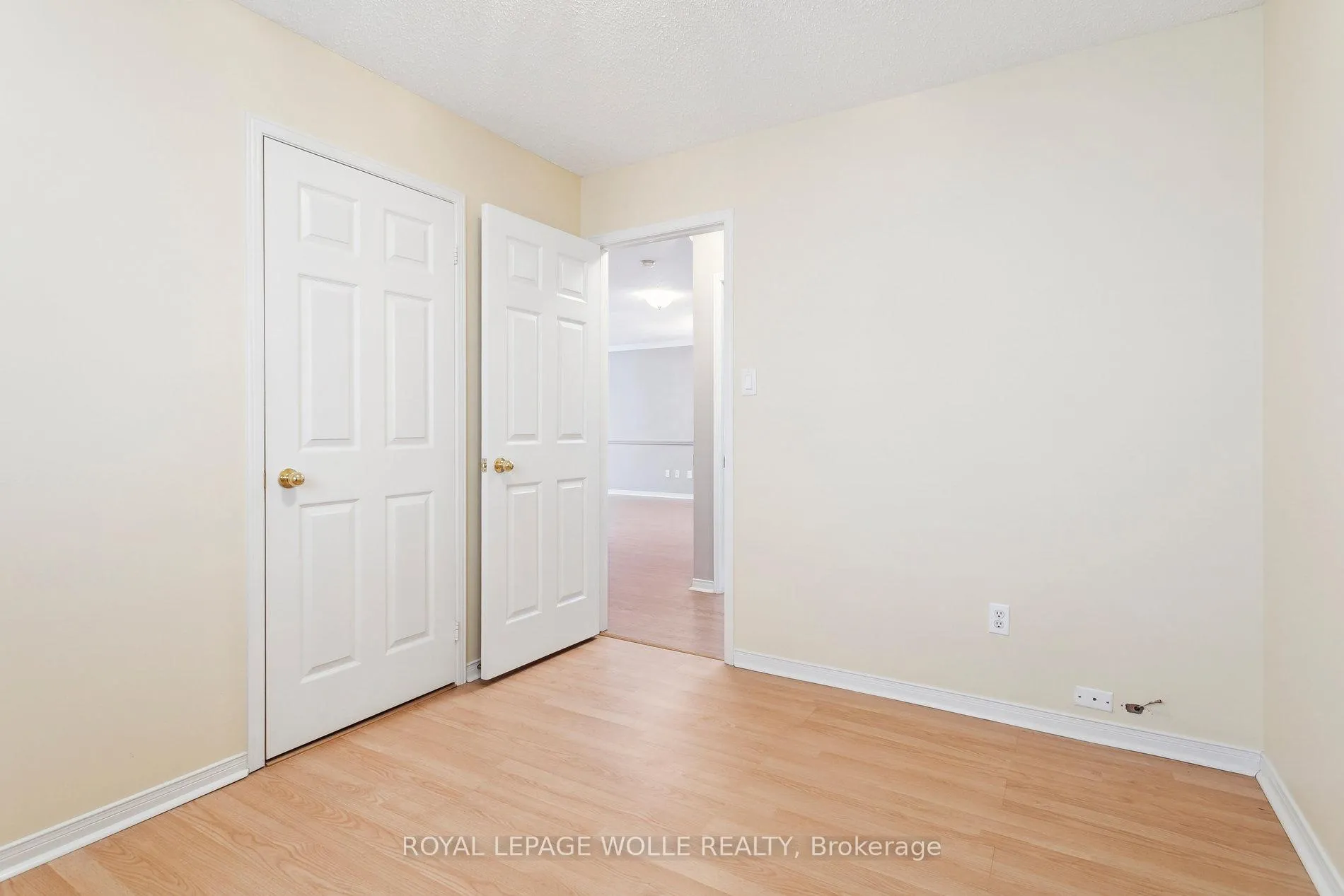 Photo 23 of 165 Cresthaven Road, Brampton, Snelgrove — HOMEH