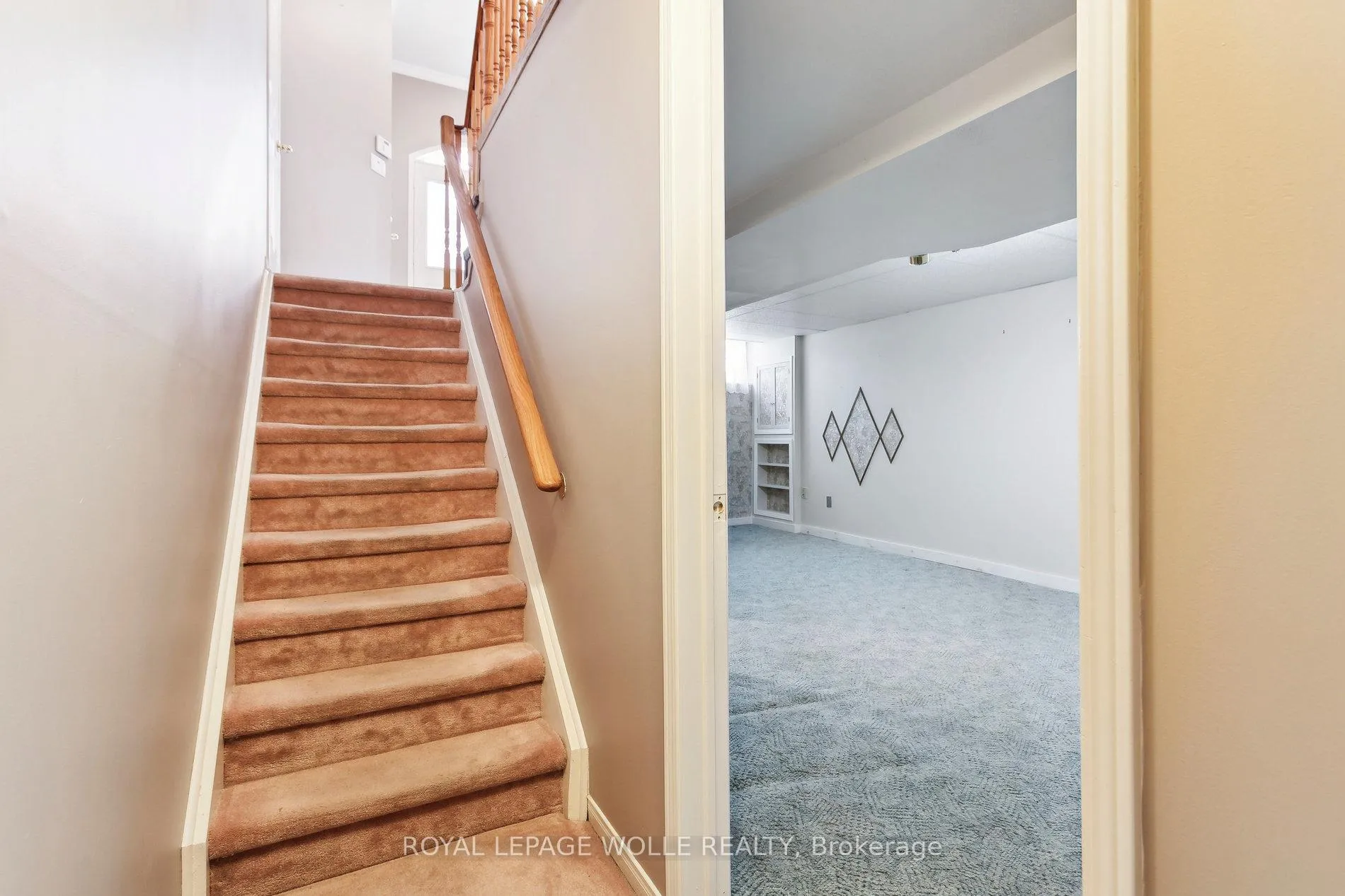 Photo 26 of 165 Cresthaven Road, Brampton, Snelgrove — HOMEH