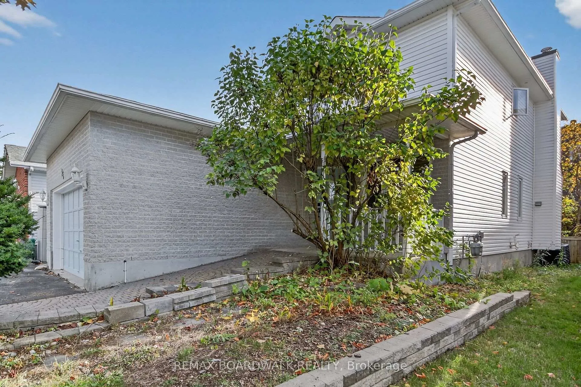 Photo 3 of 85 Alon Street, Ottawa, Stittsville (North) — HOMEH