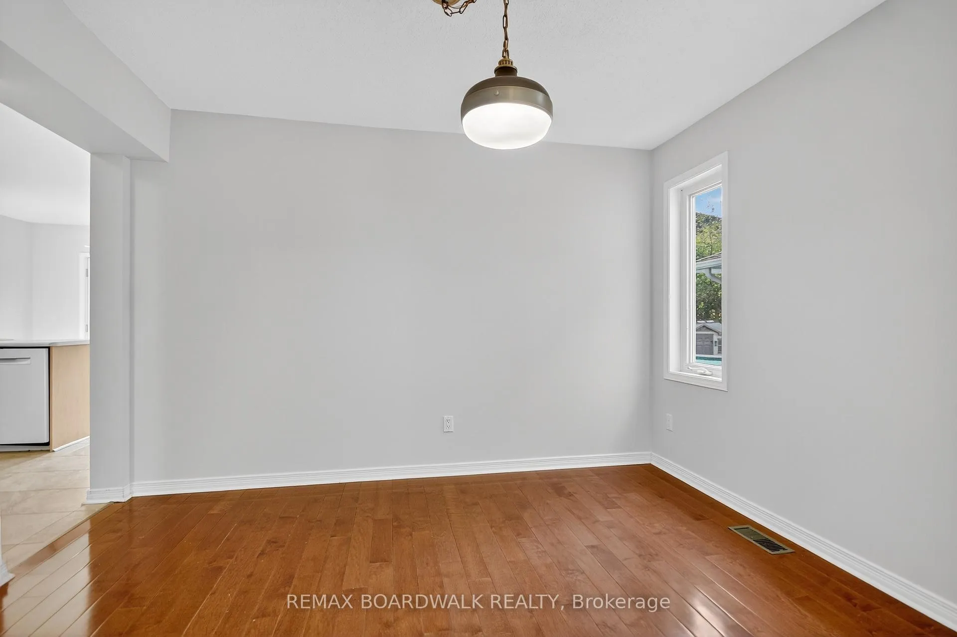 Photo 9 of 85 Alon Street, Ottawa, Stittsville (North) — HOMEH