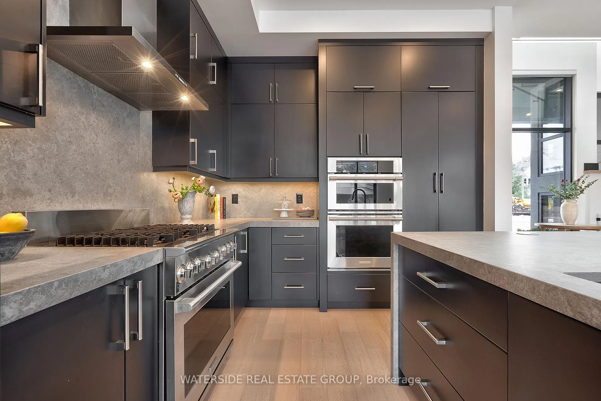 Photo 6 of 381 Concession 7 Road E, Hamilton, Waterdown — HOMEH