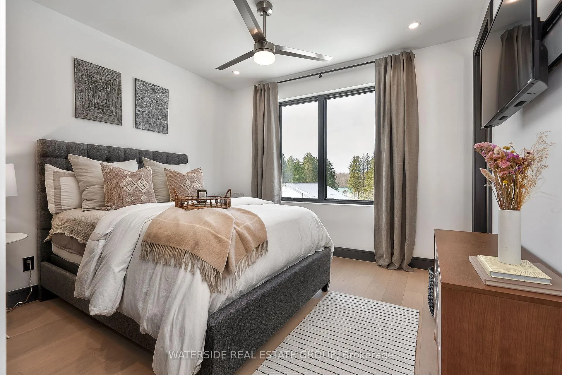 Photo 23 of 381 Concession 7 Road E, Hamilton, Waterdown — HOMEH