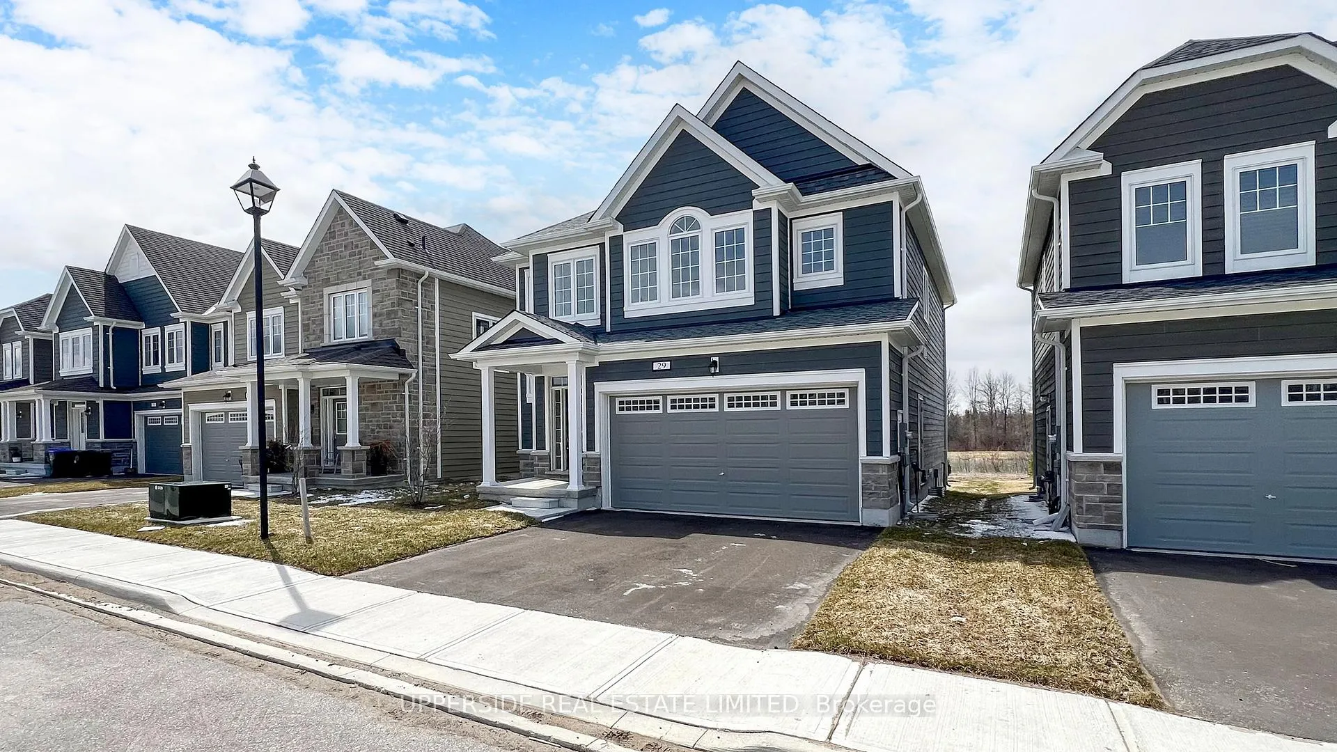 Photo 2 of 29 Abby Drive, Wasaga Beach — HOMEH