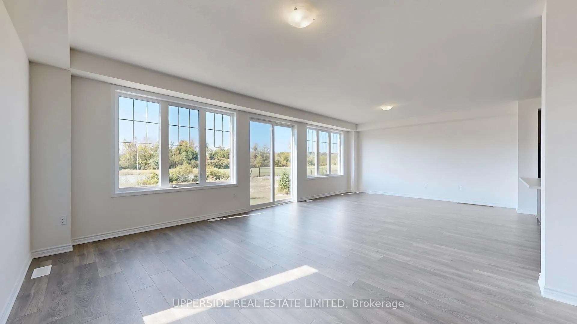 Photo 3 of 29 Abby Drive, Wasaga Beach — HOMEH