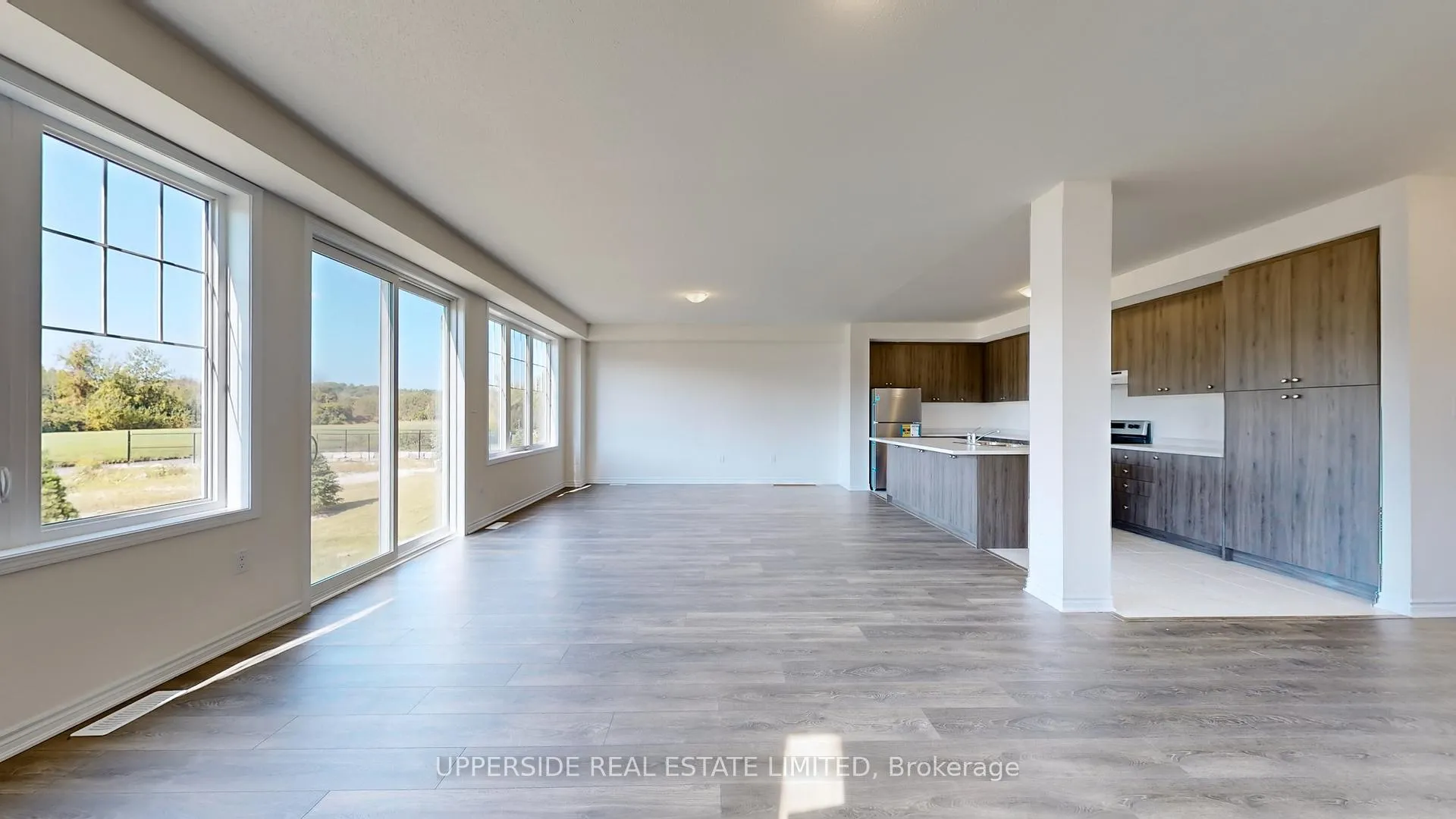 Photo 5 of 29 Abby Drive, Wasaga Beach — HOMEH